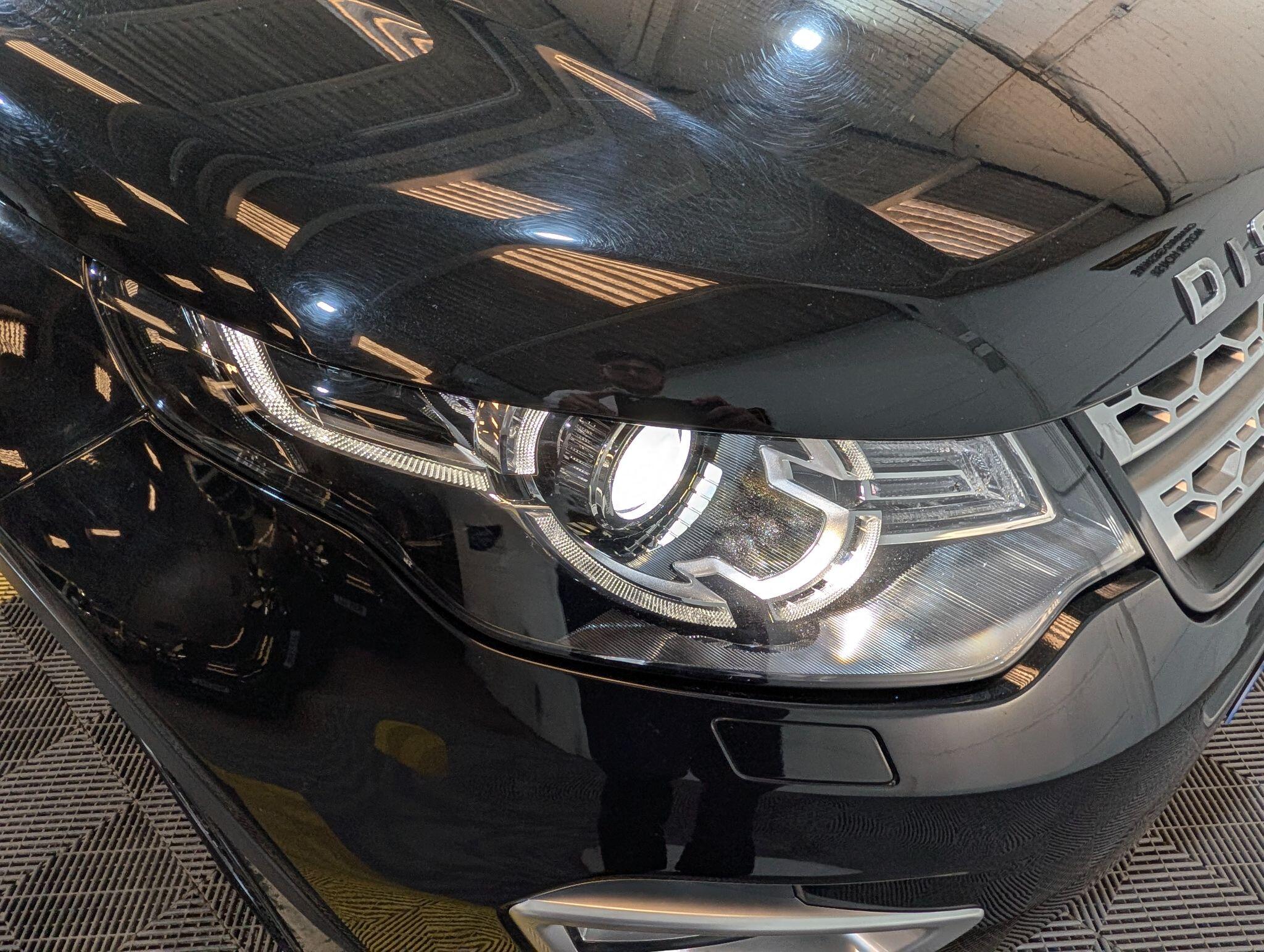 Land Rover Discovery Sport view 75