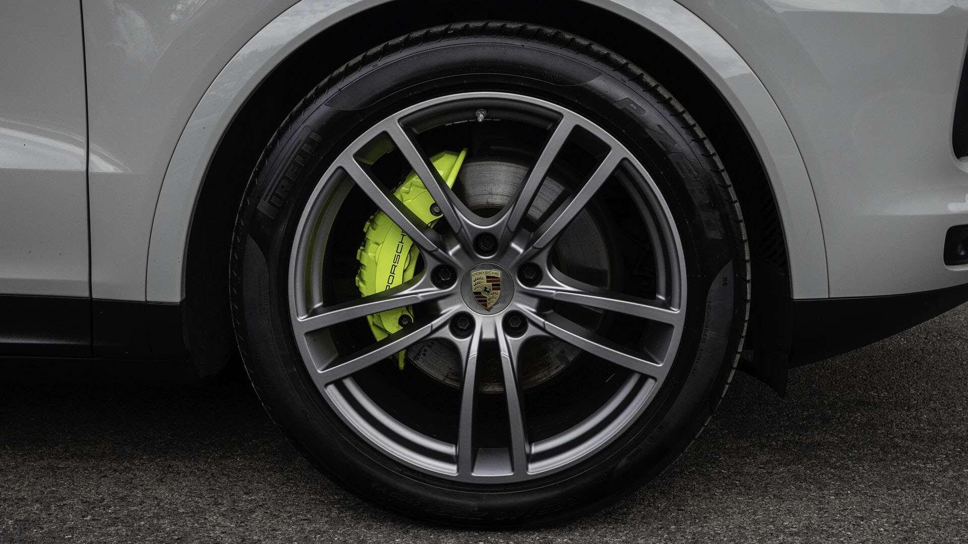 Porsche Cayenne view 6