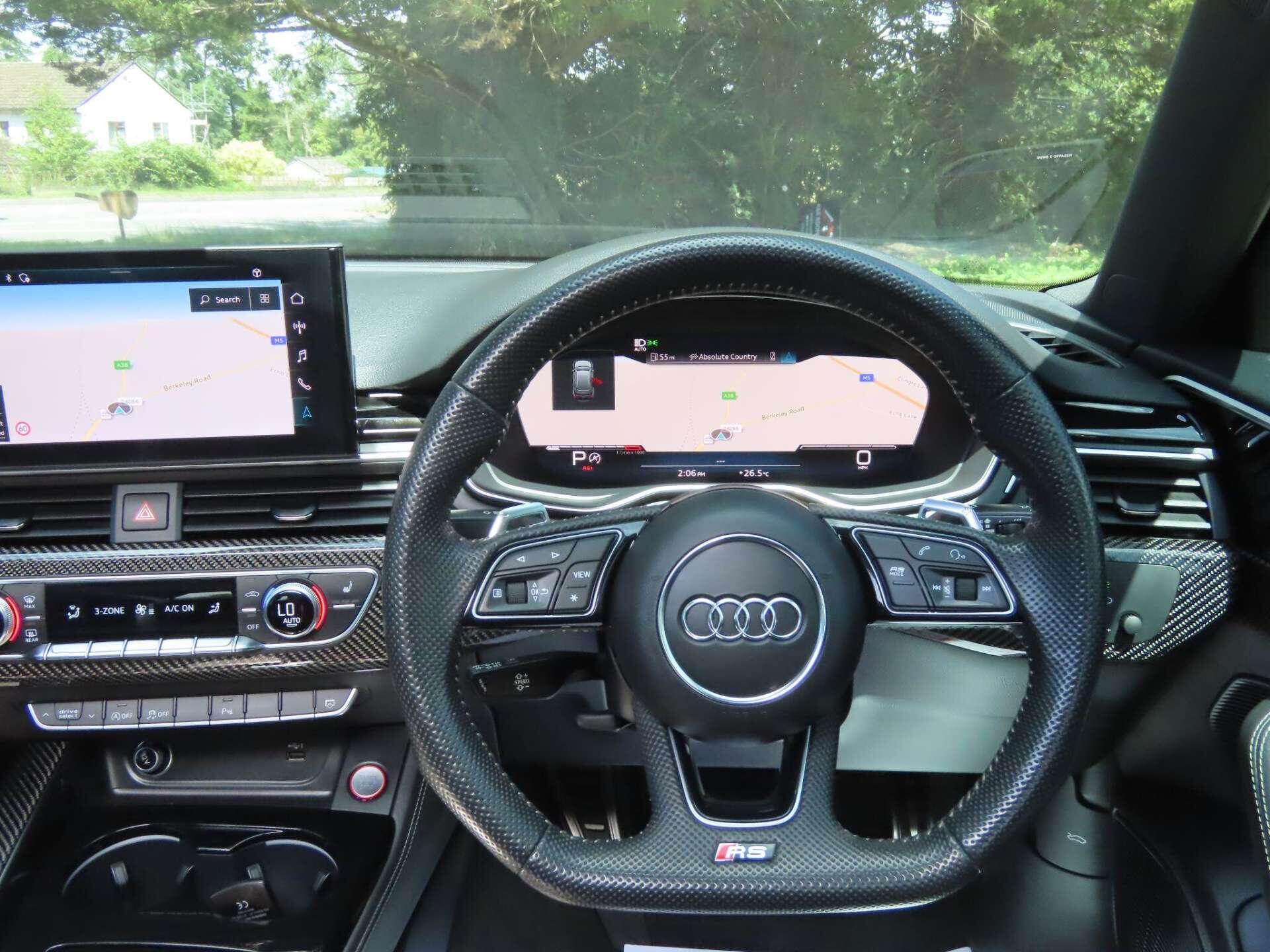 Audi RS4 view 20