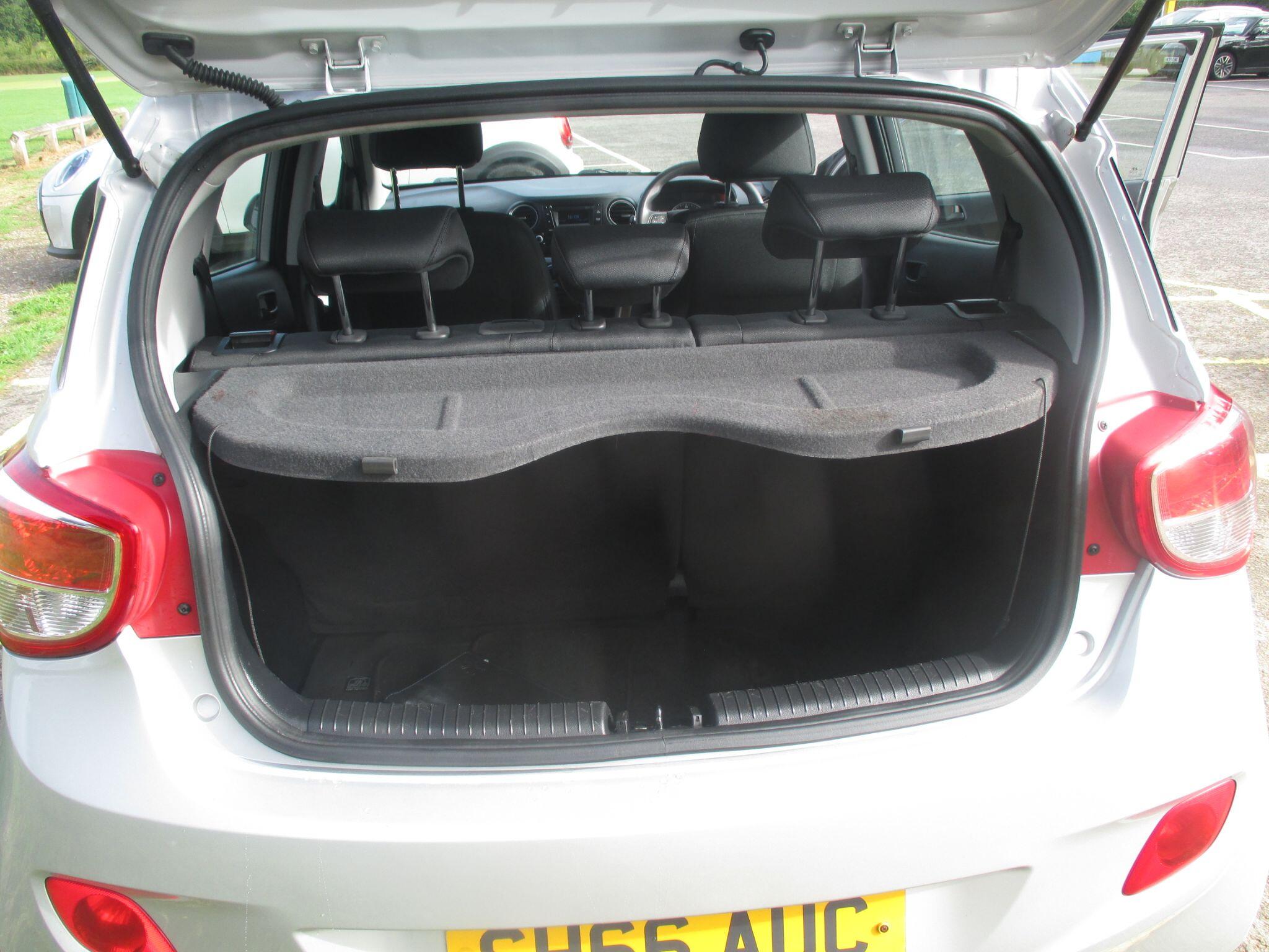 Hyundai I10 view 27