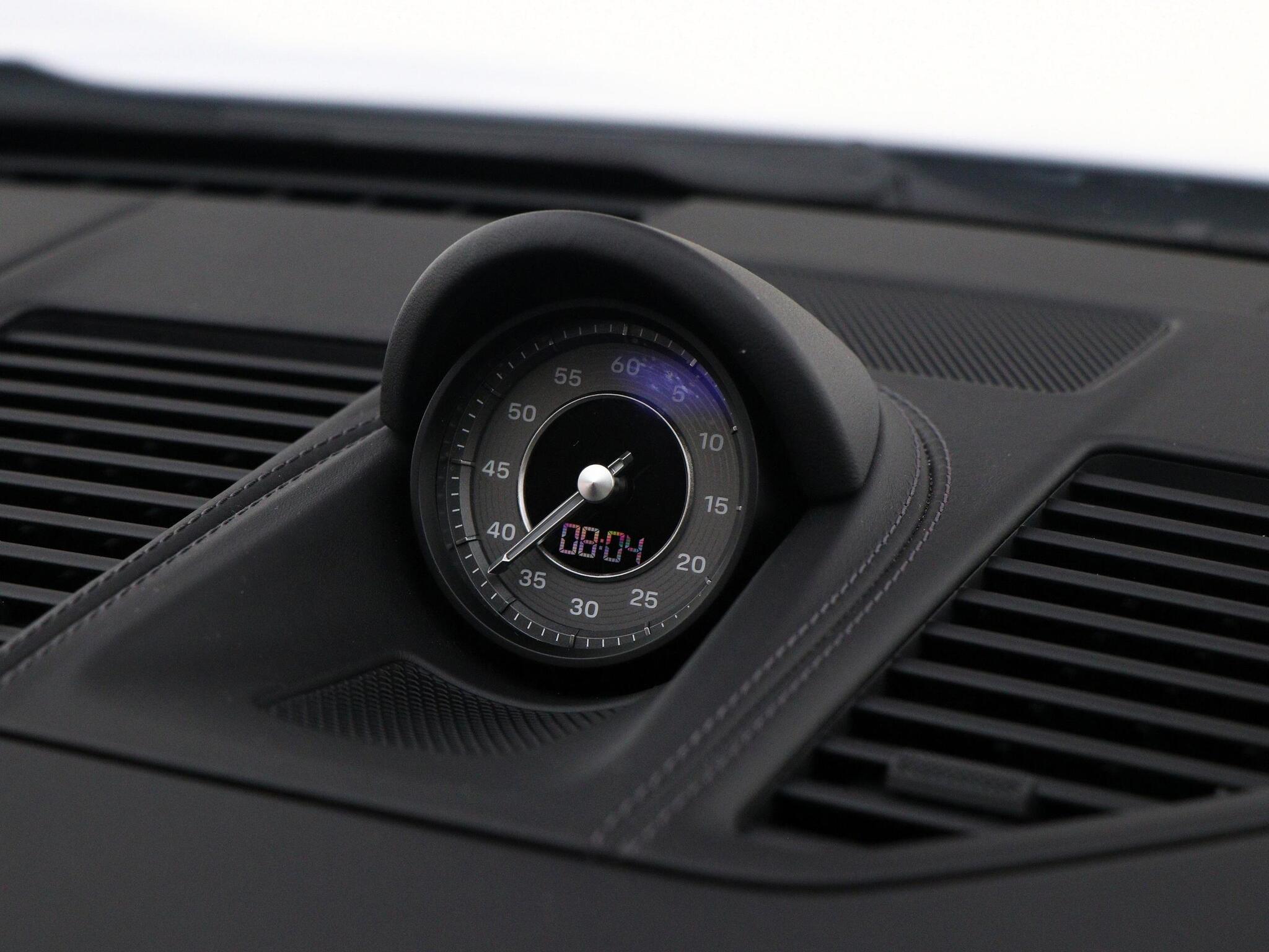 Porsche 911 view 38