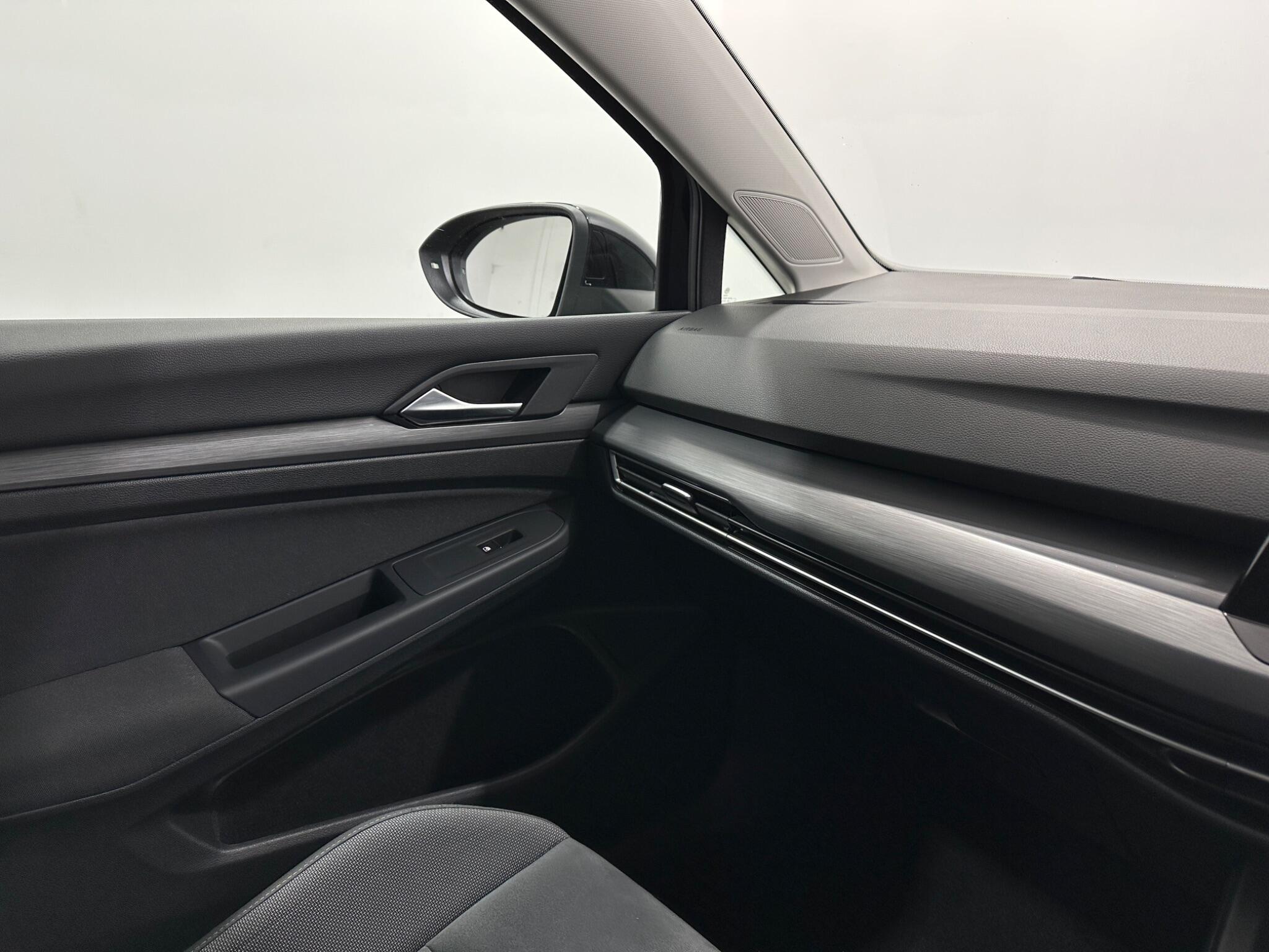Volkswagen Golf view 27