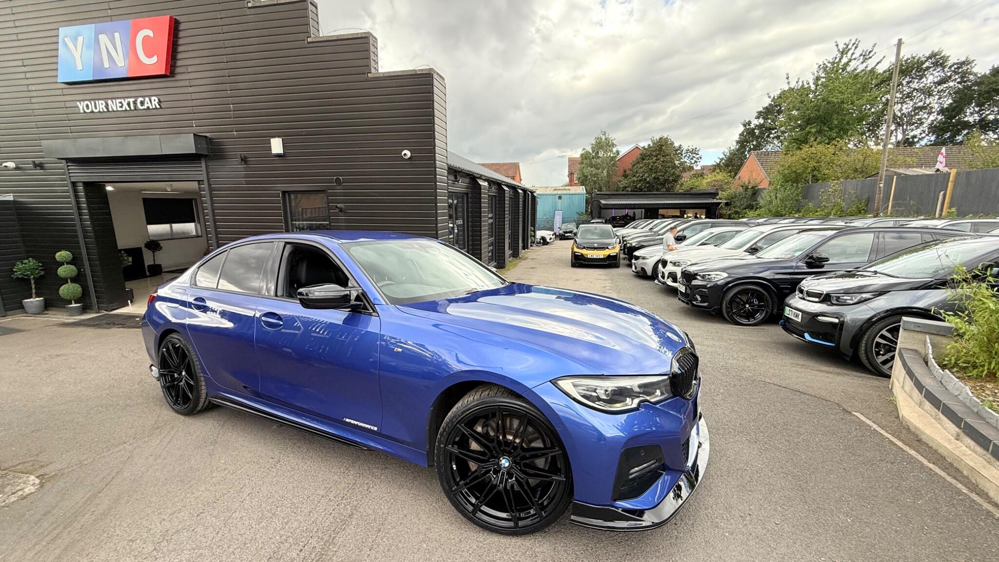 BMW 3 Series view 4