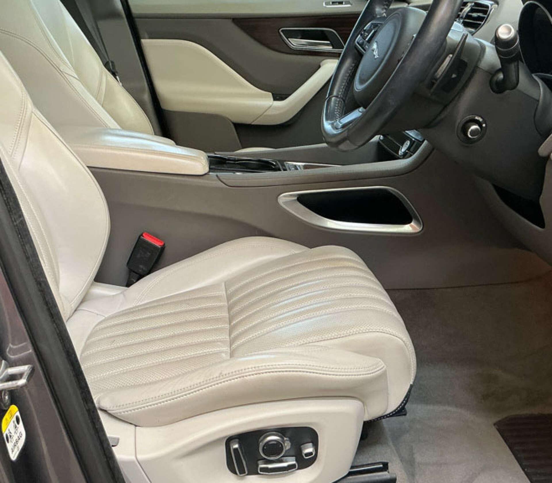 Jaguar F-Pace view 4