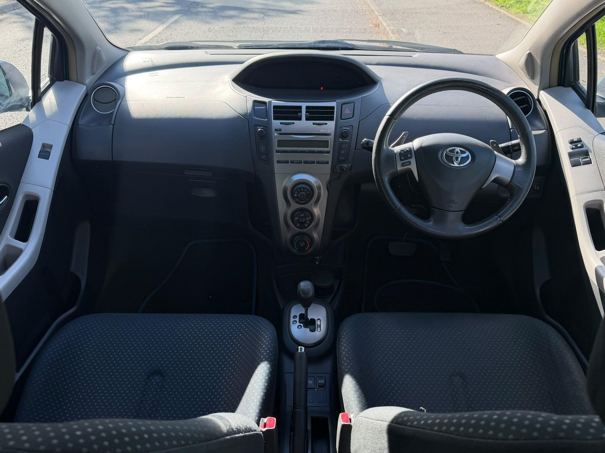 Toyota Yaris view 20