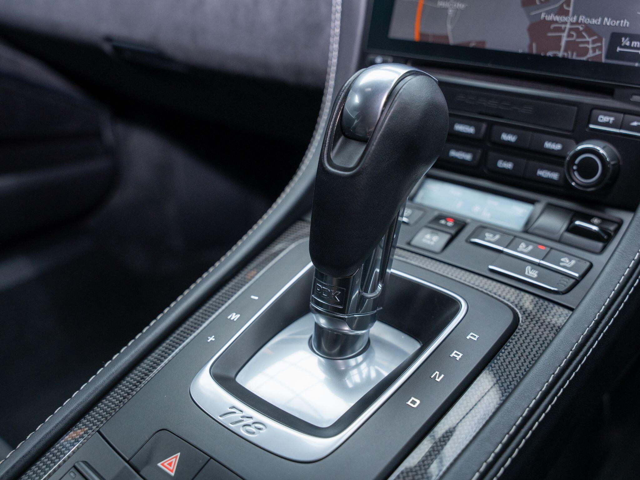 Porsche Cayman view 32