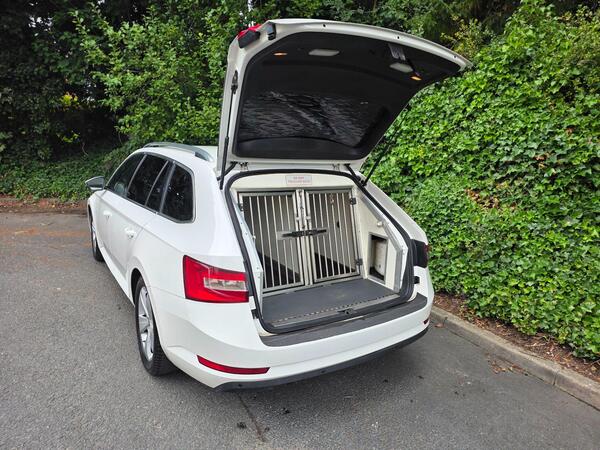 White 2017 Skoda Superb Estate Front-wheel drive Automatic
