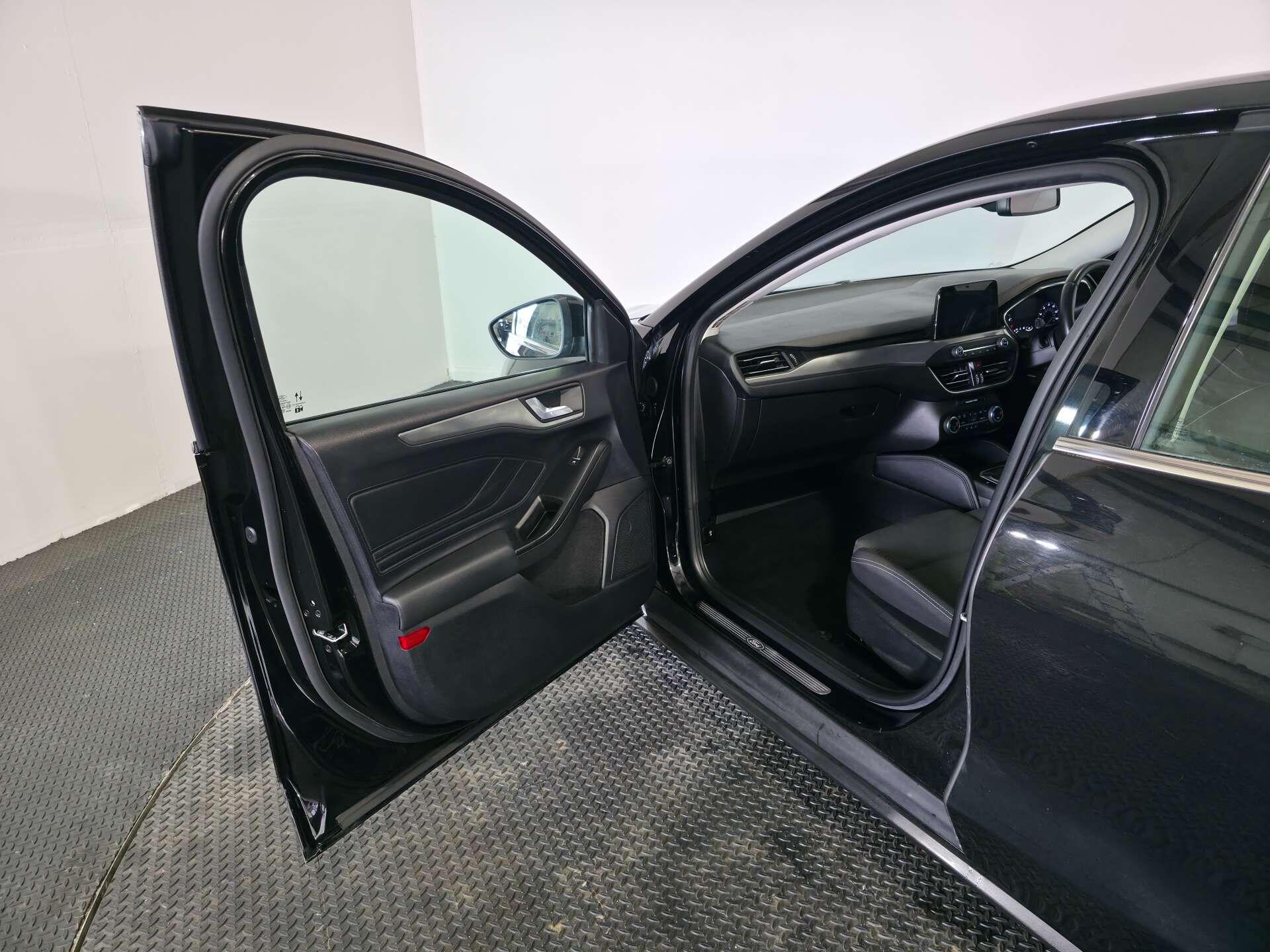 Ford Focus view 61