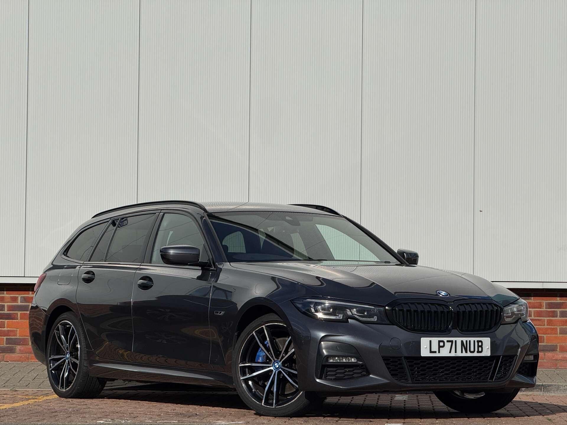 BMW 3 Series view 9