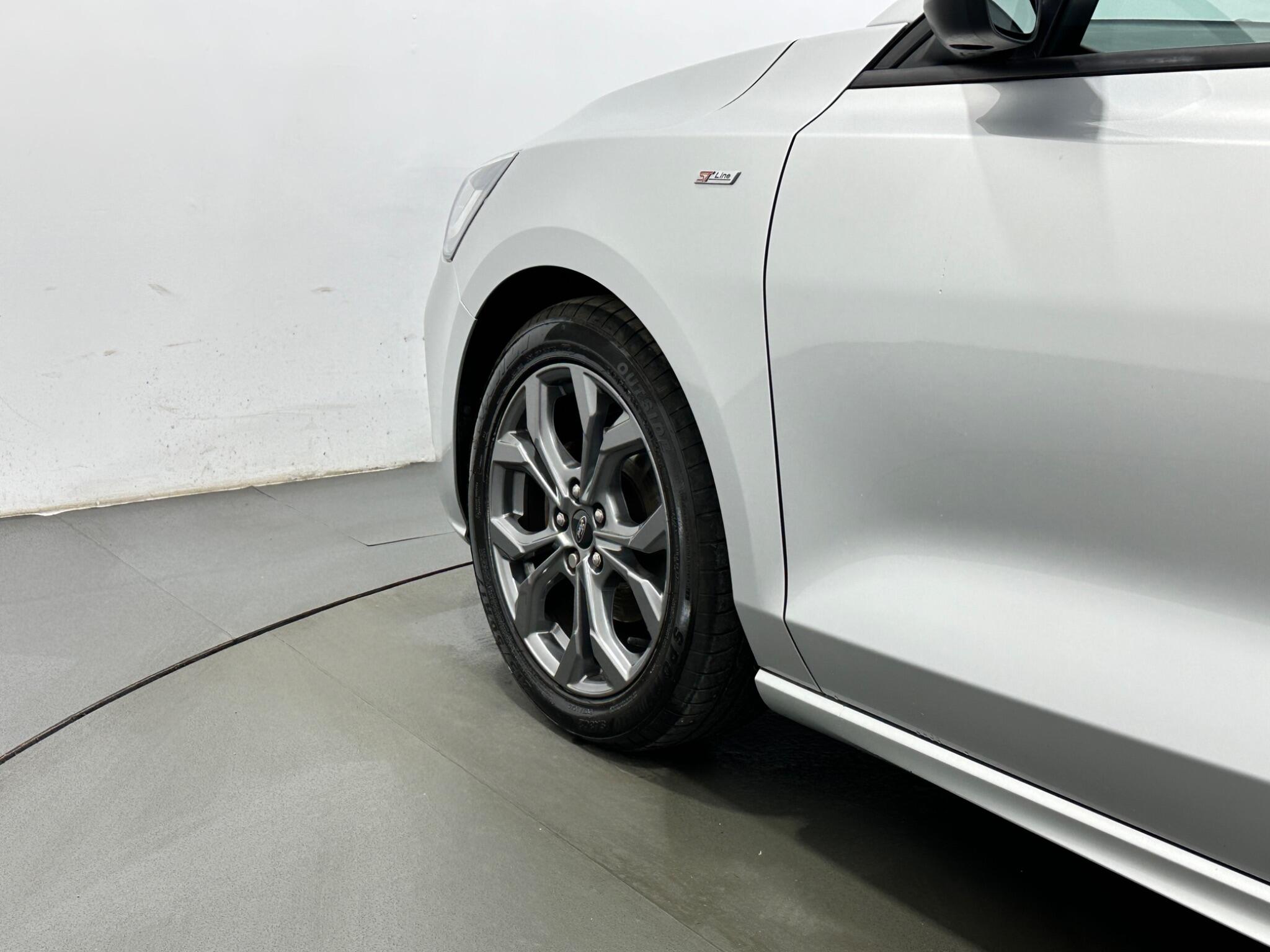 Ford Focus view 49
