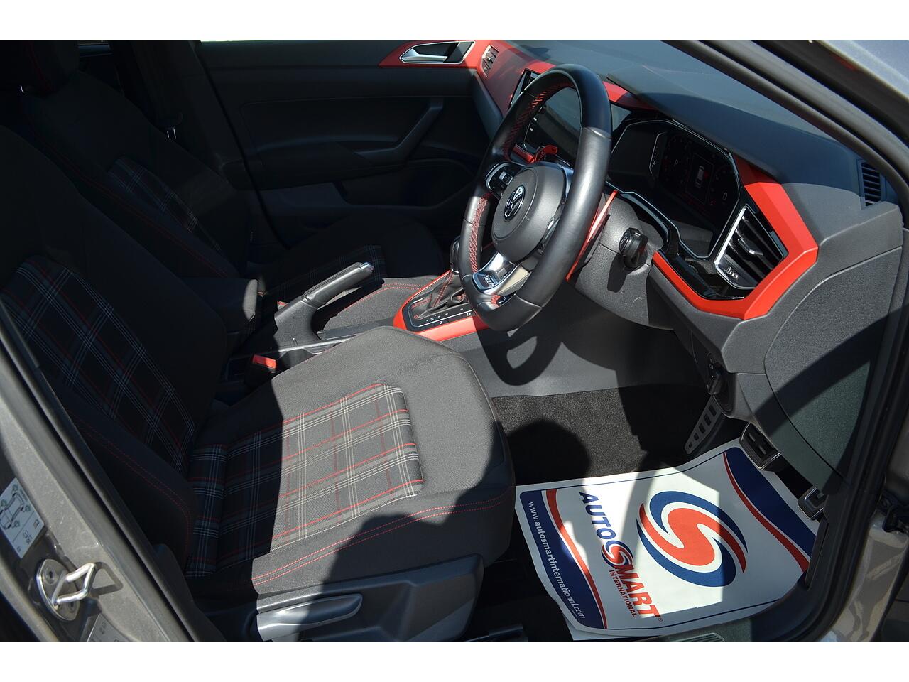 Volkswagen Polo view 13