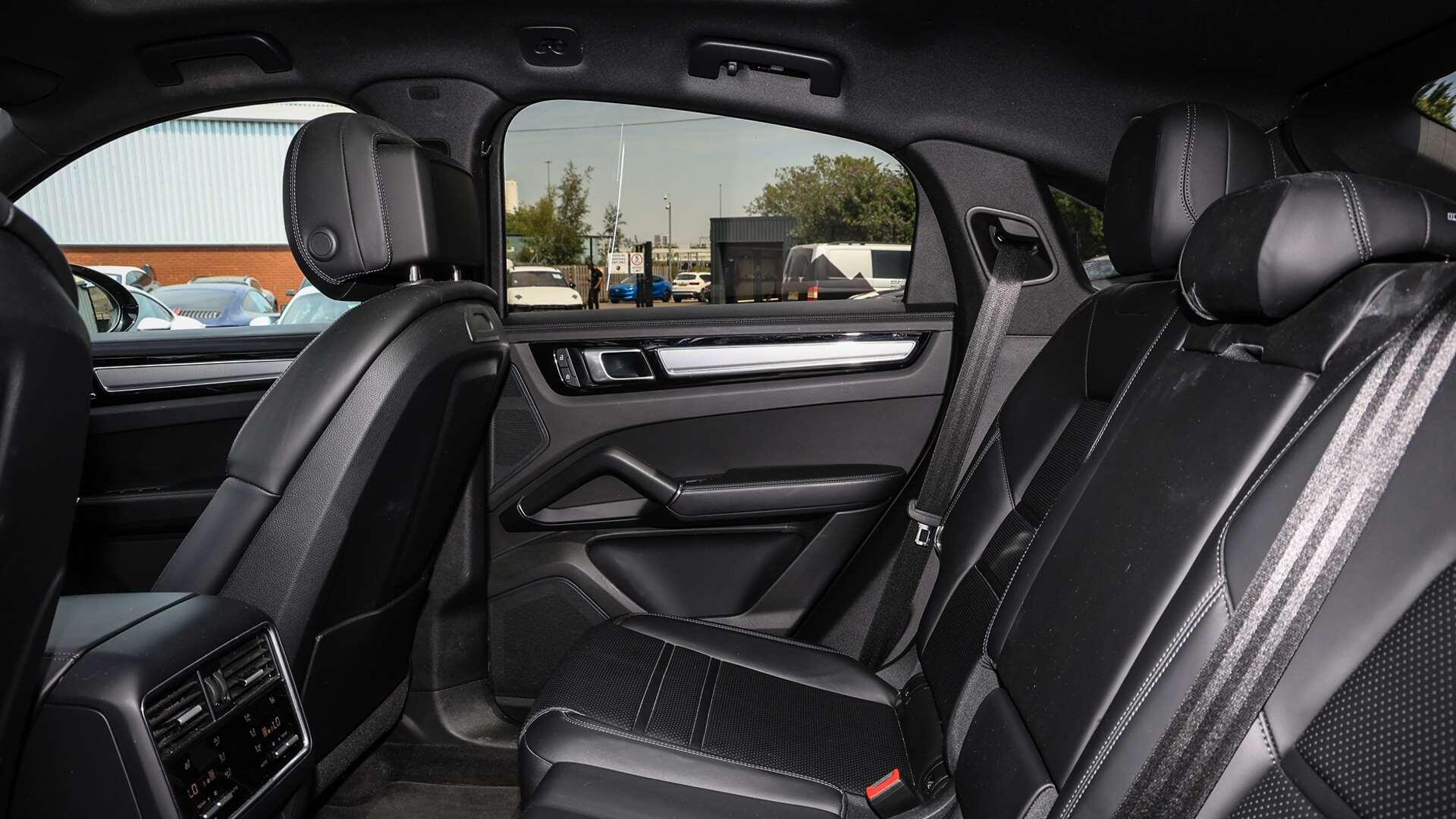 Porsche Cayenne view 15