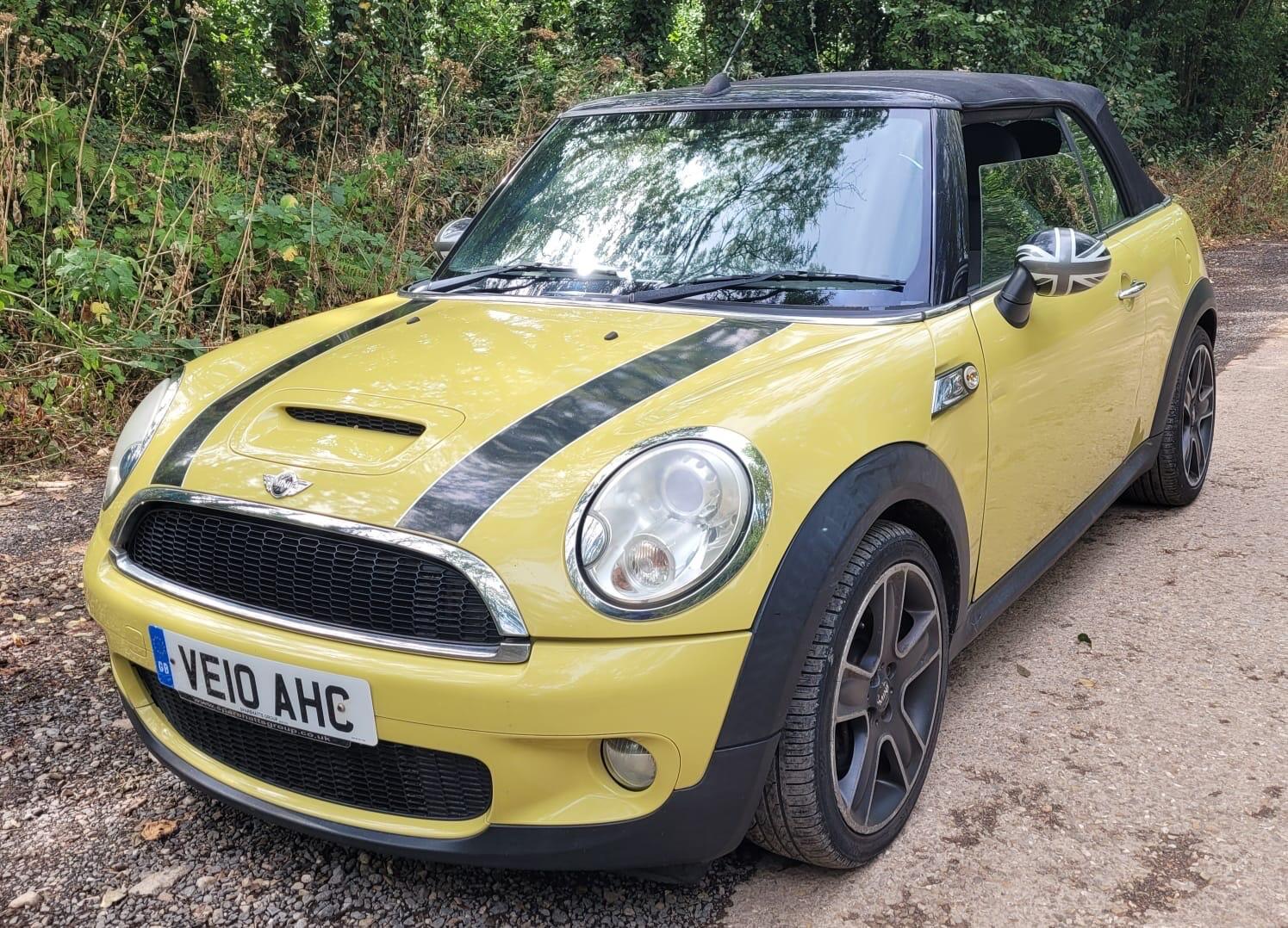 Mini Convertible view 6
