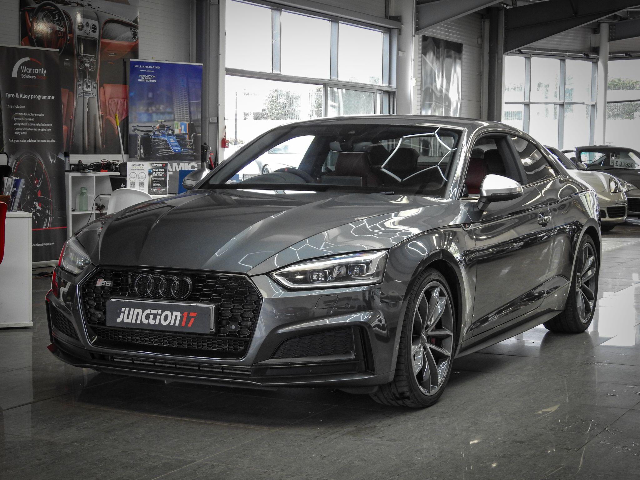 Audi S5 view 8