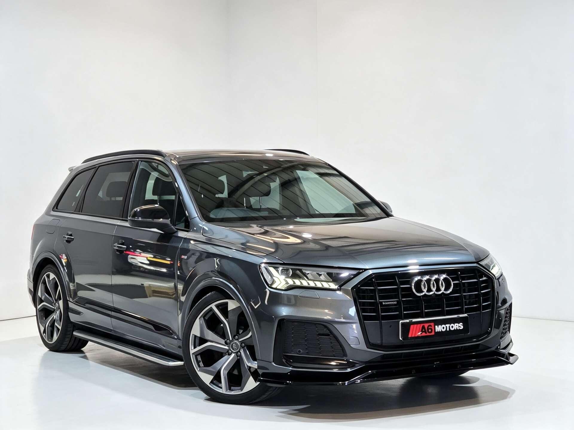 Audi Q7 view 3