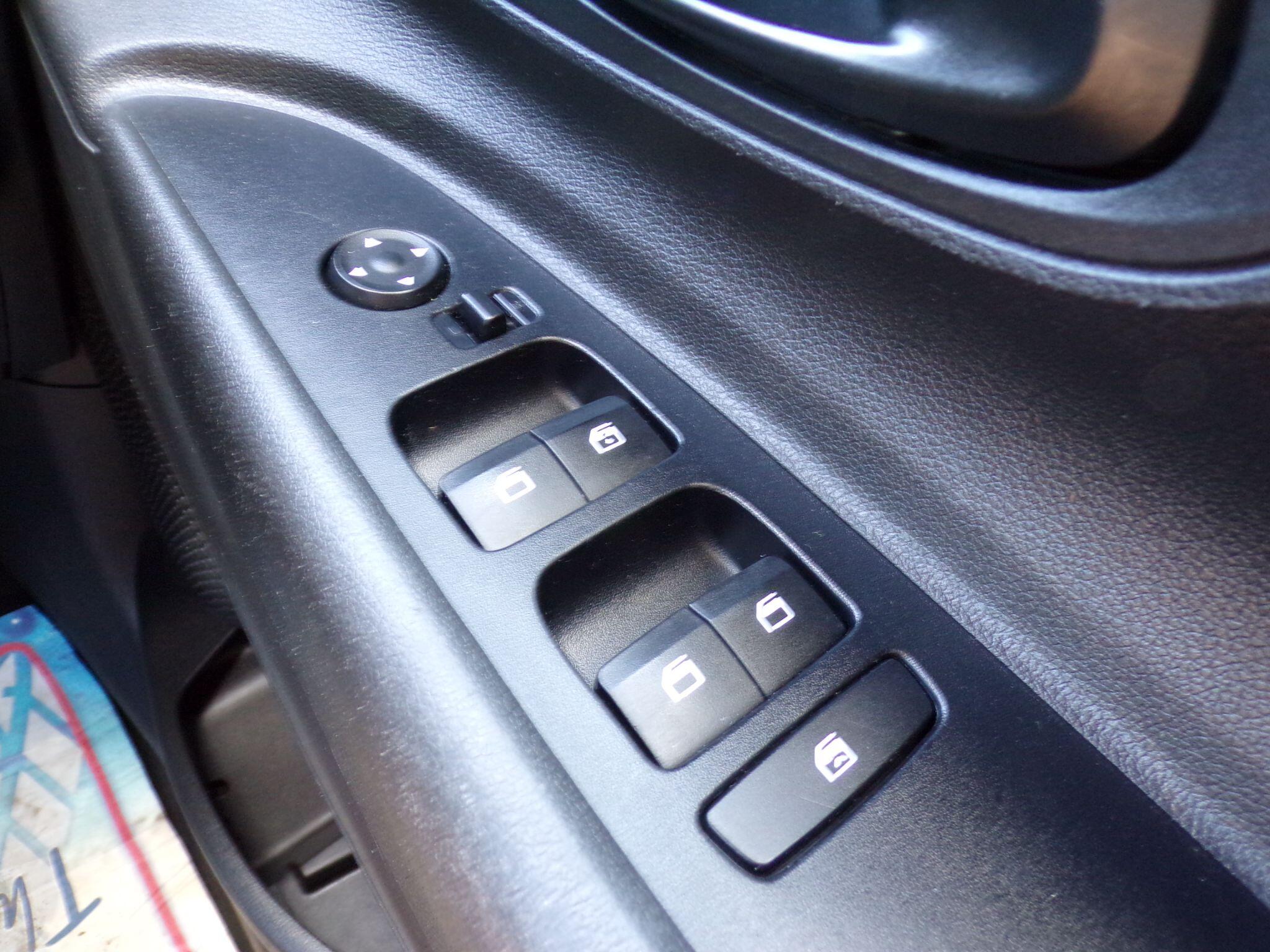 Hyundai i20 view 25