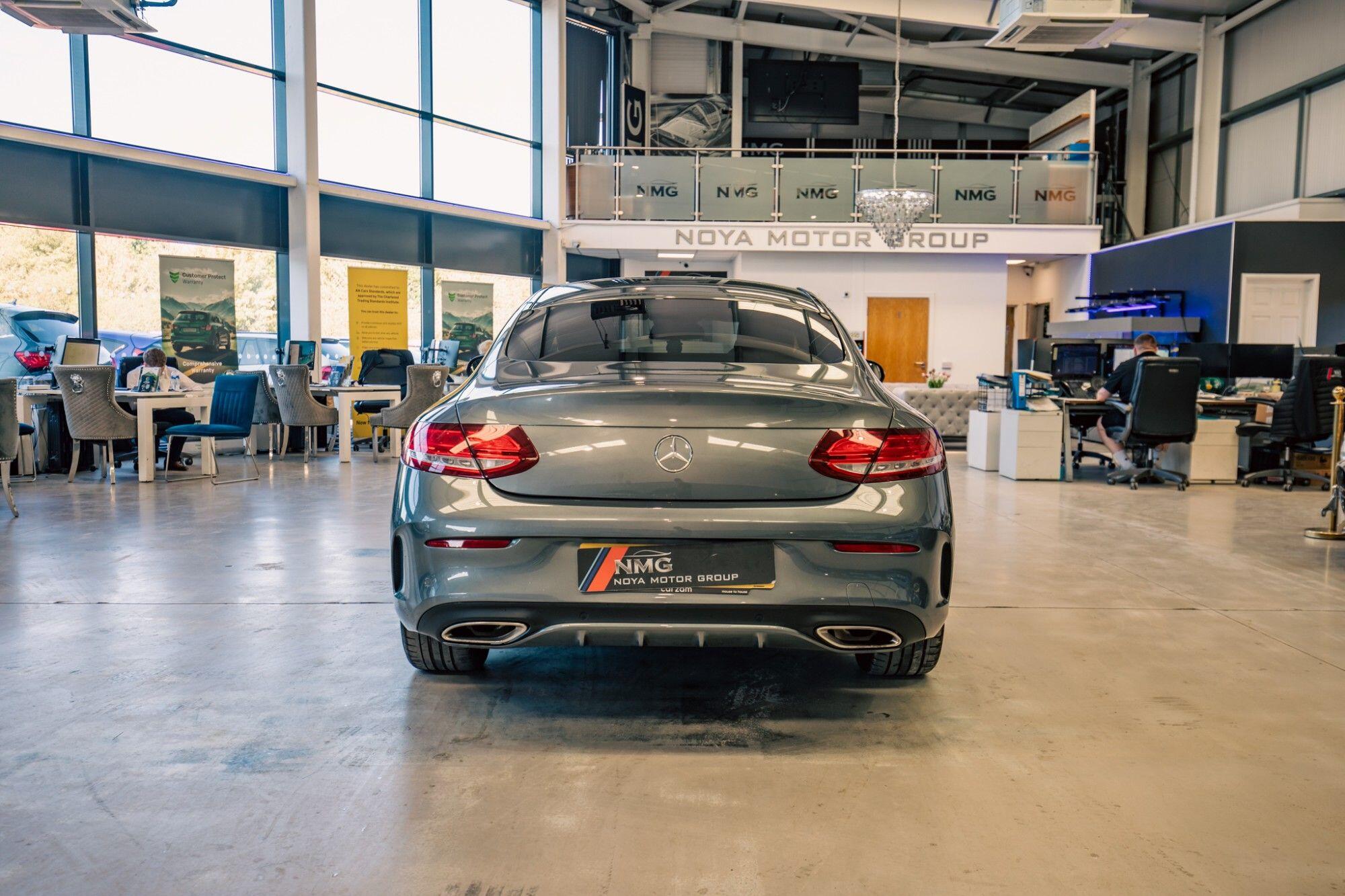 Mercedes-Benz C-Class view 25
