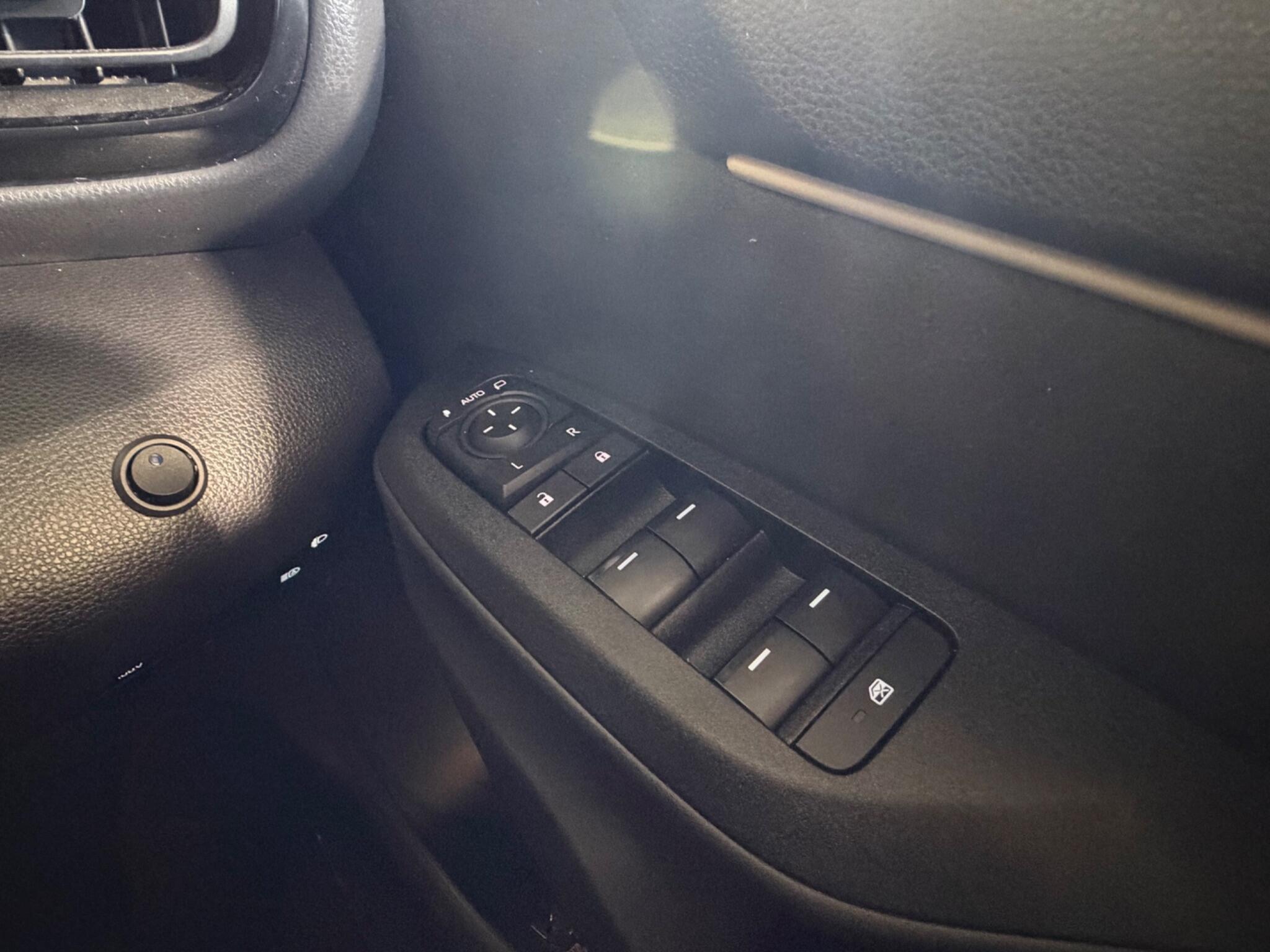 Toyota Yaris view 27