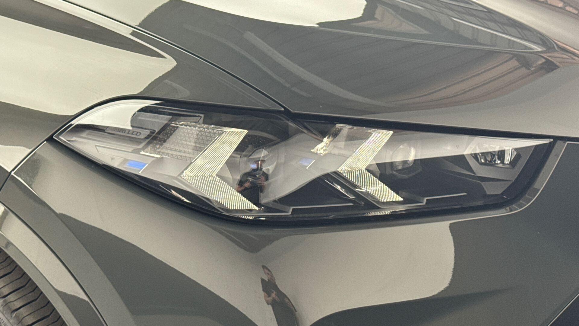 BMW X5 view 24