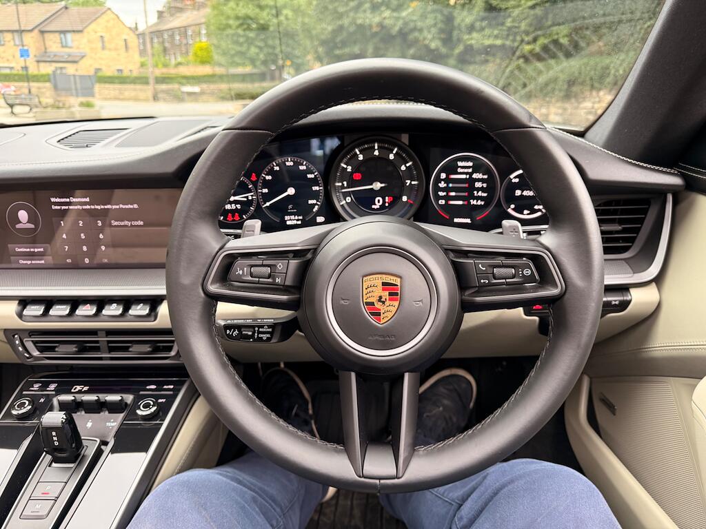 Porsche 911 view 46
