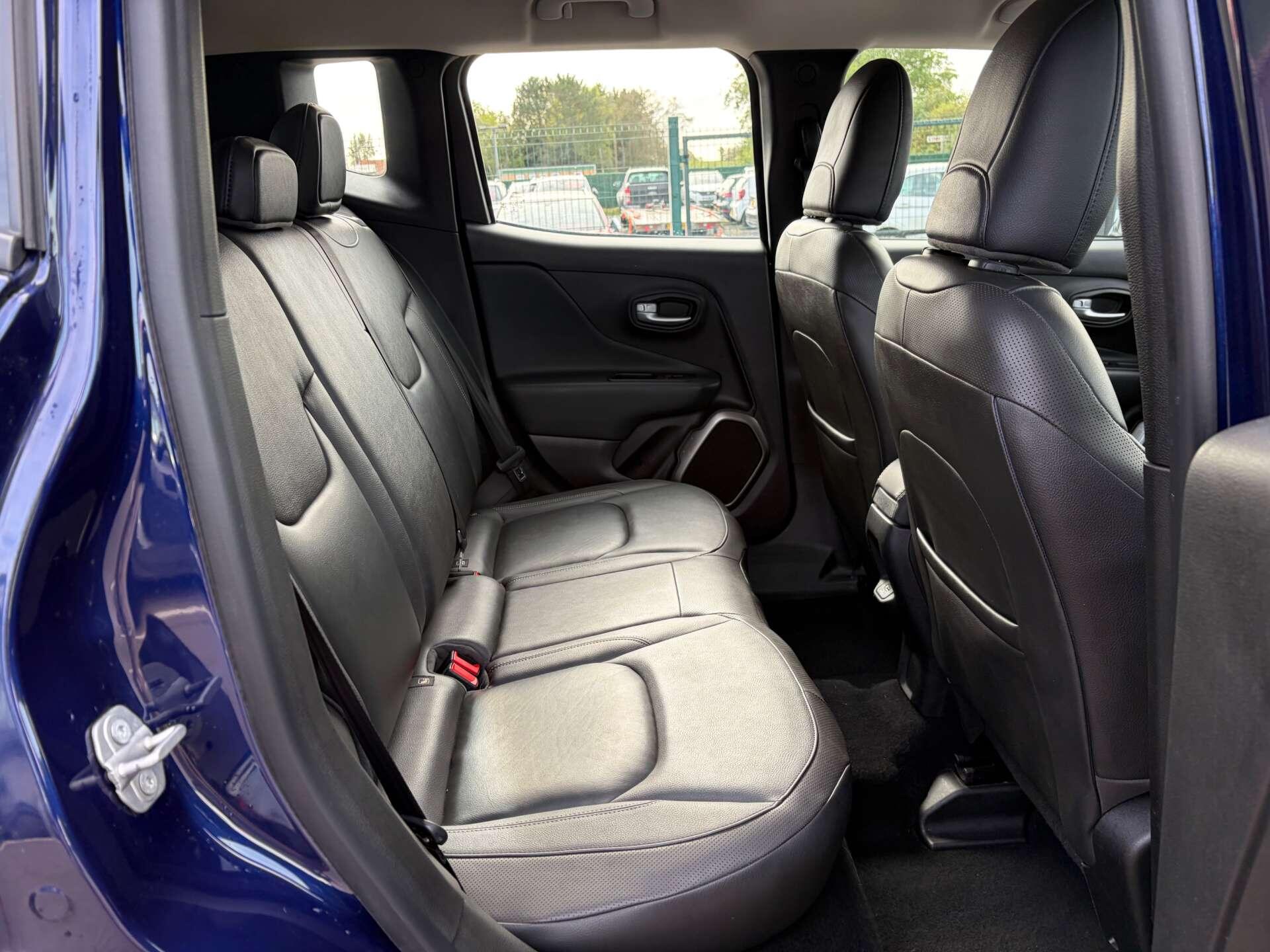 Jeep Renegade view 27
