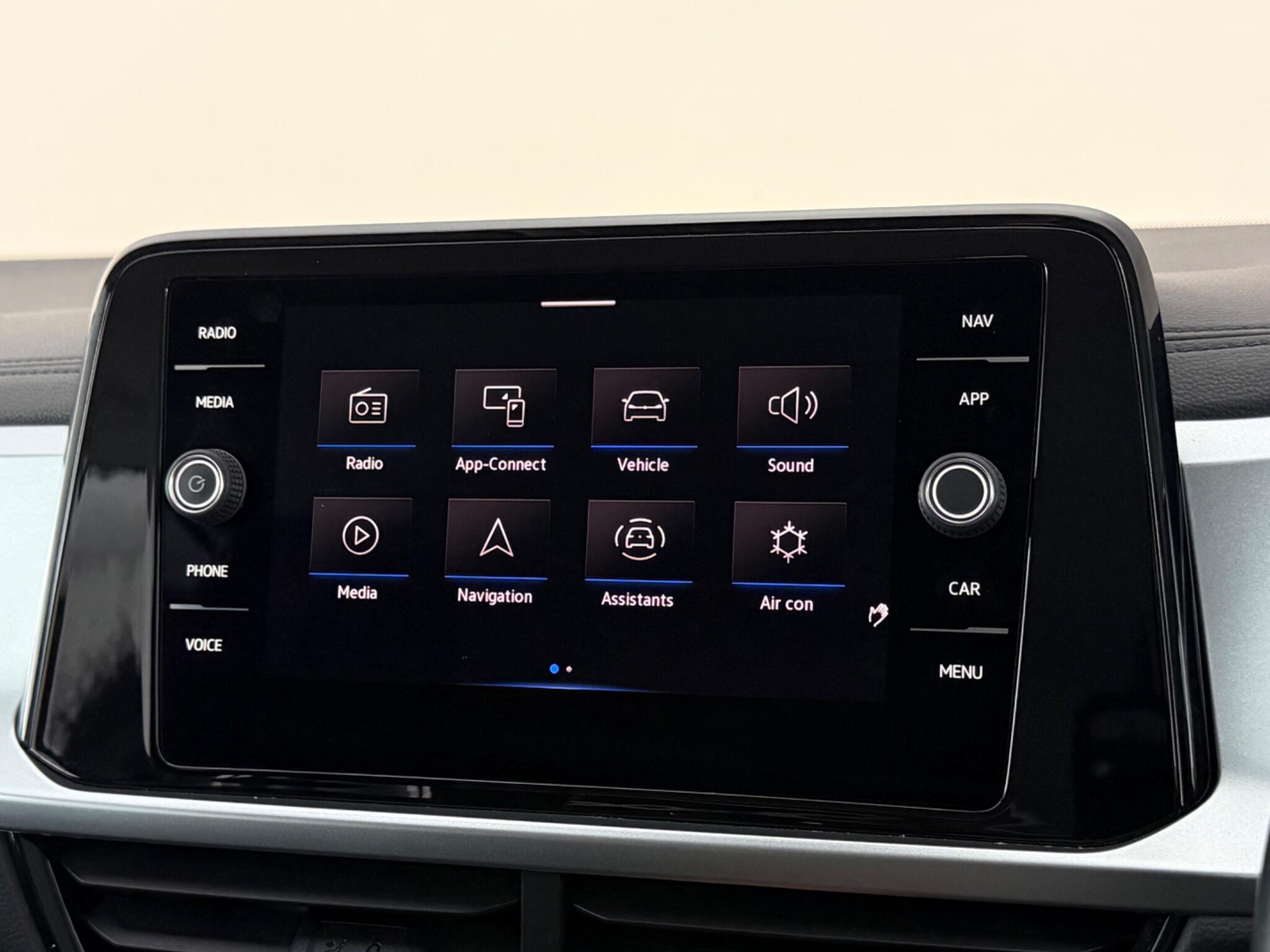 Volkswagen T-Roc view 28