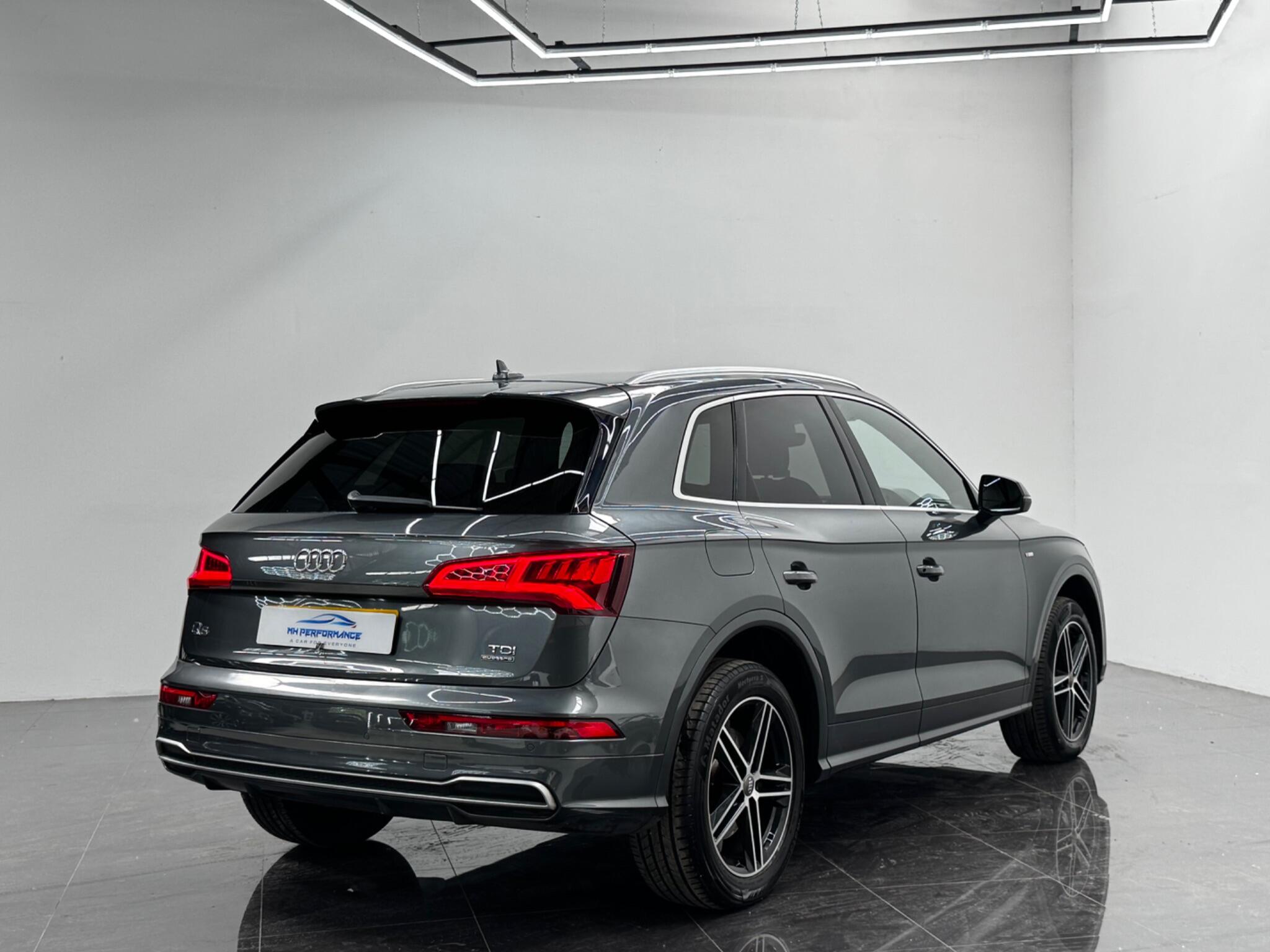 Audi Q5 view 21