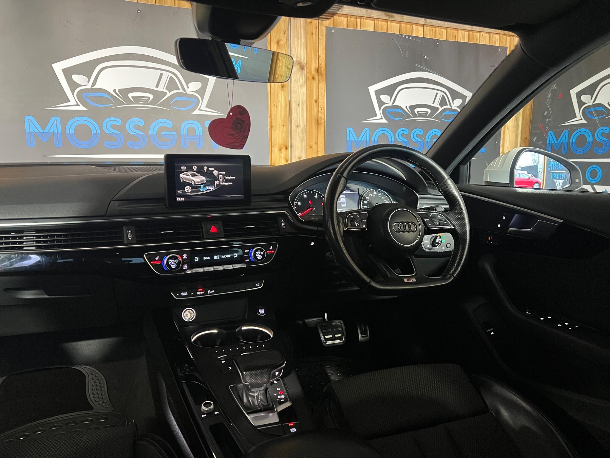 Audi A4 view 44