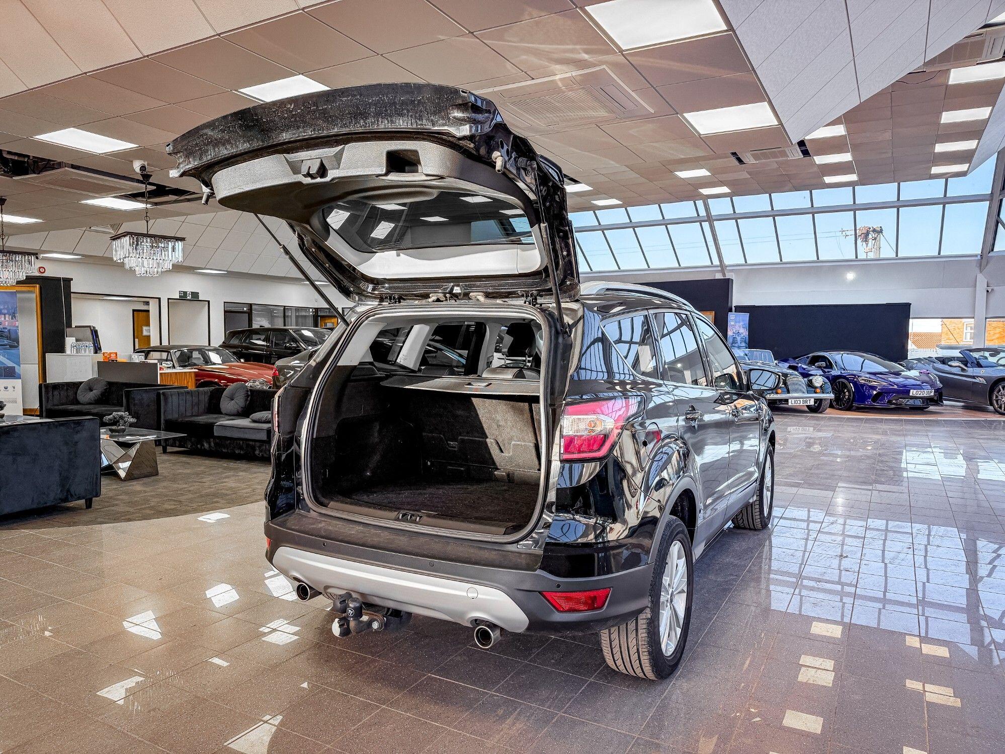 Ford Kuga view 36