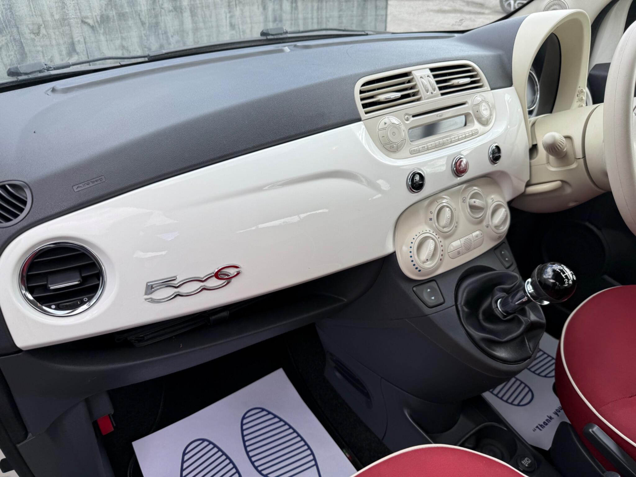 2010 Fiat 500C image 18