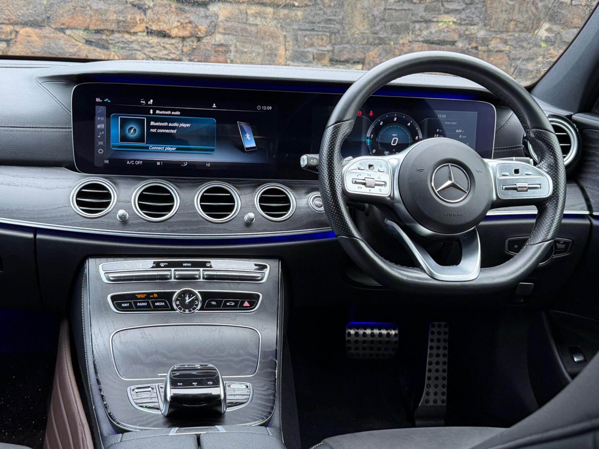 Mercedes-Benz E-Class view 23