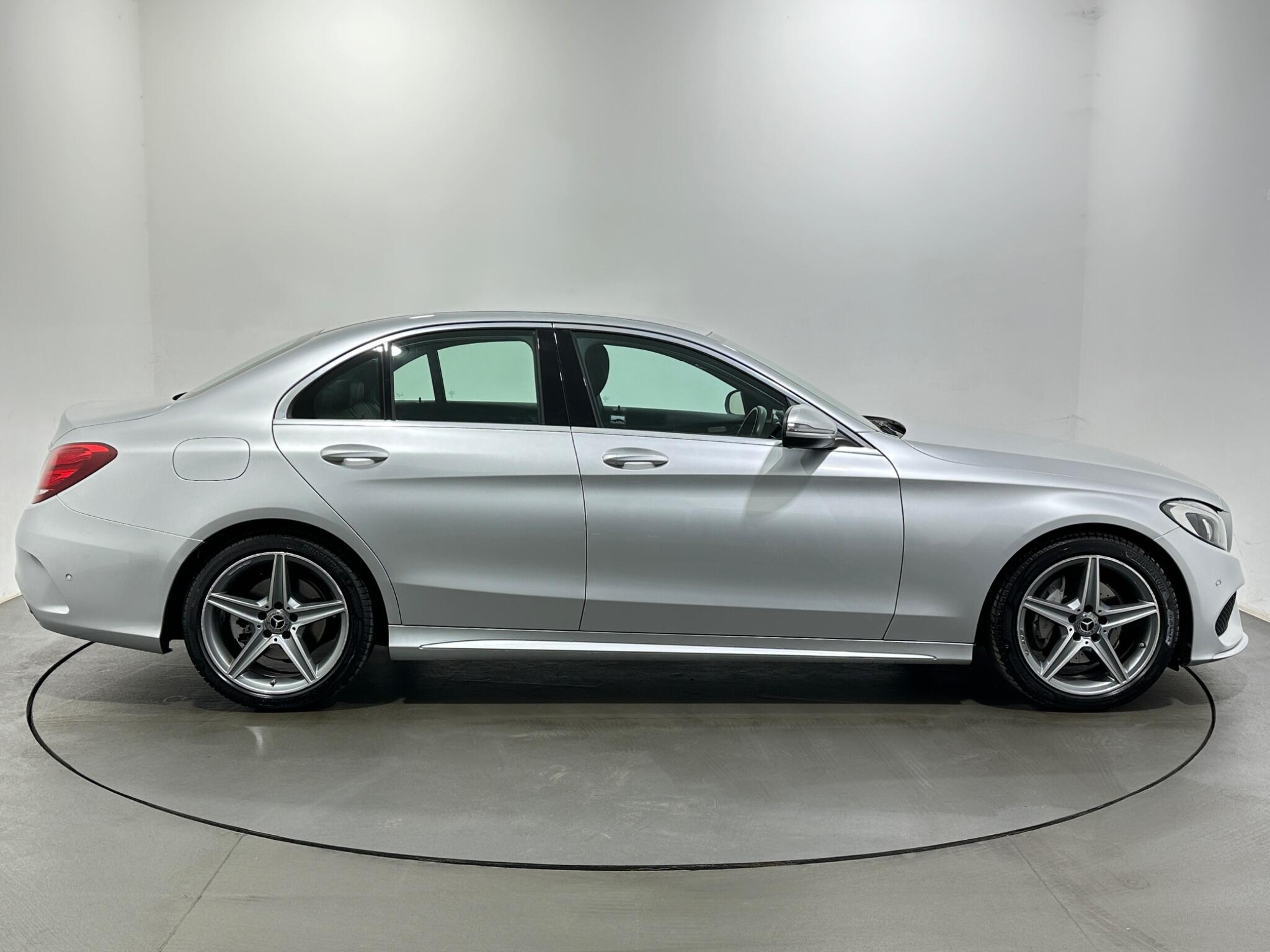 Mercedes-Benz C-Class view 9