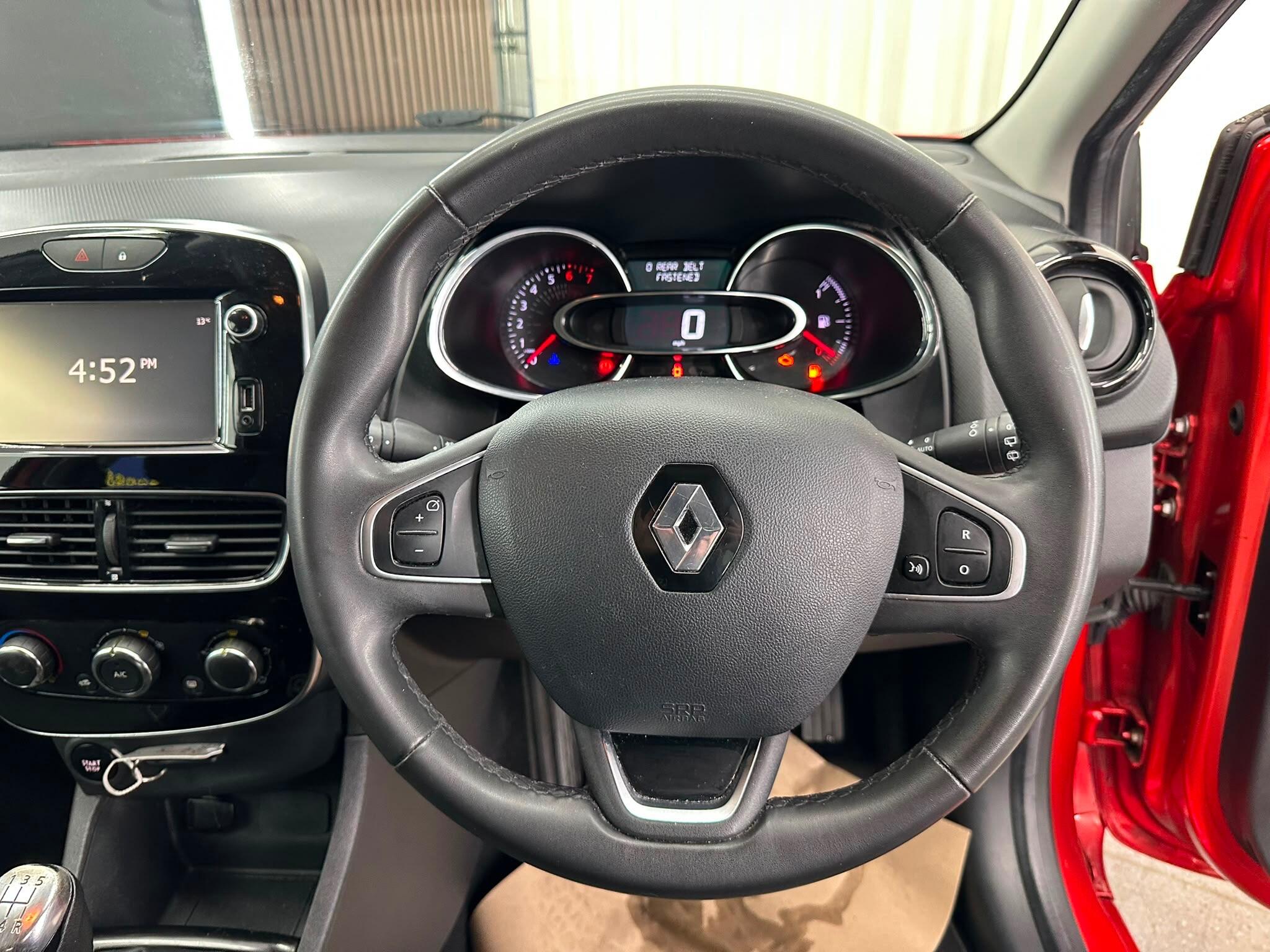 Renault Clio view 36
