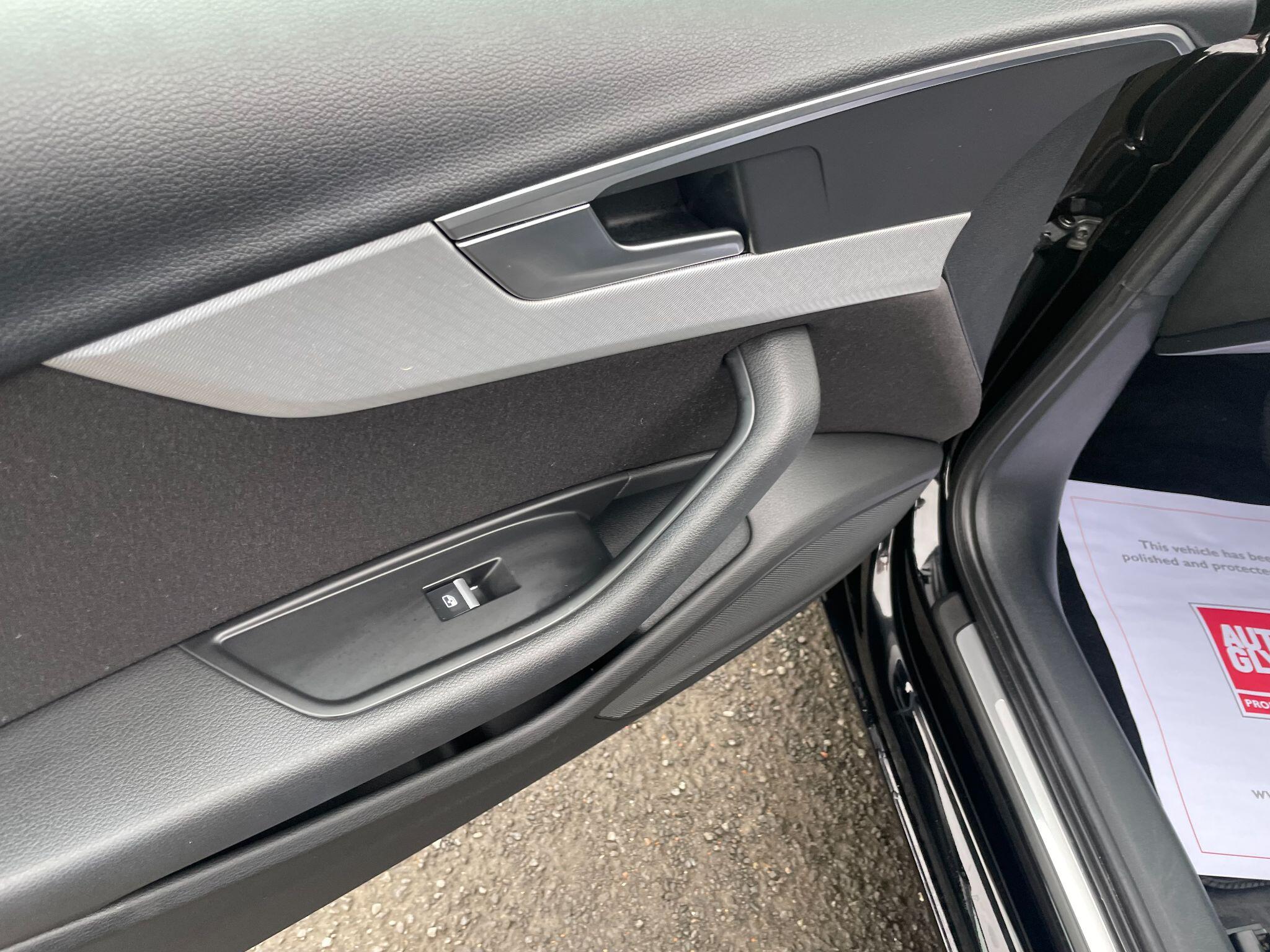 Audi A4 view 32