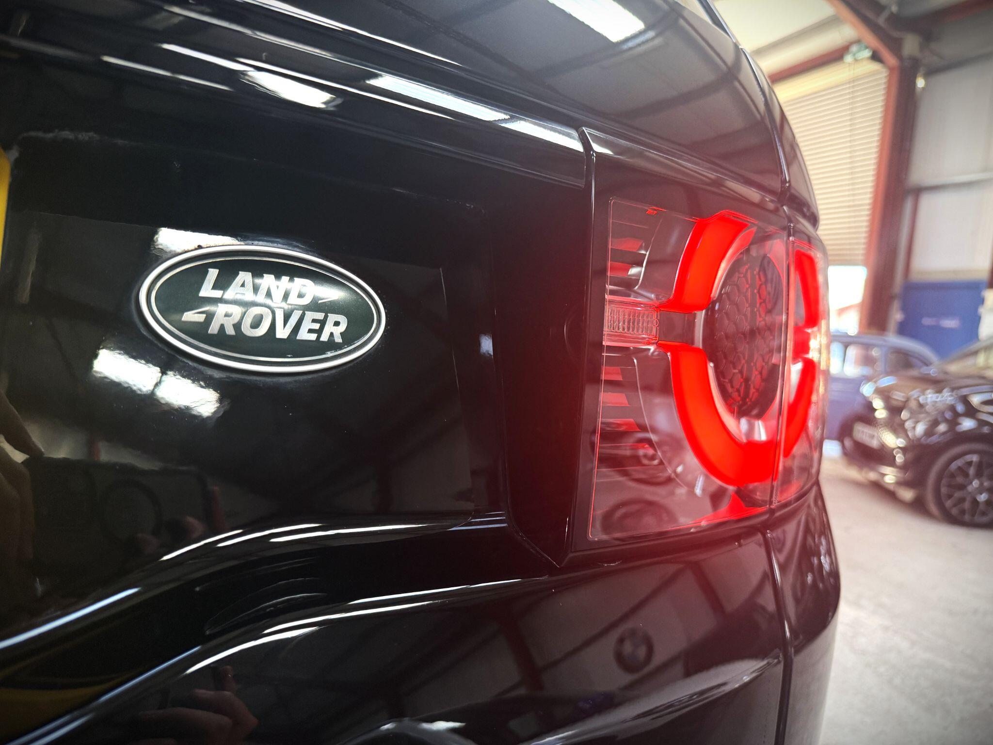 Land Rover Discovery Sport view 16