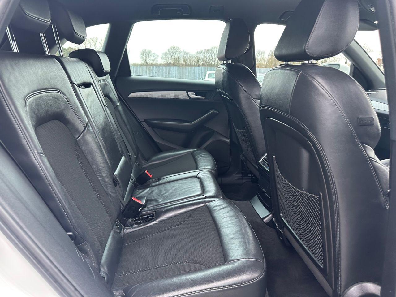 Audi Q5 view 12