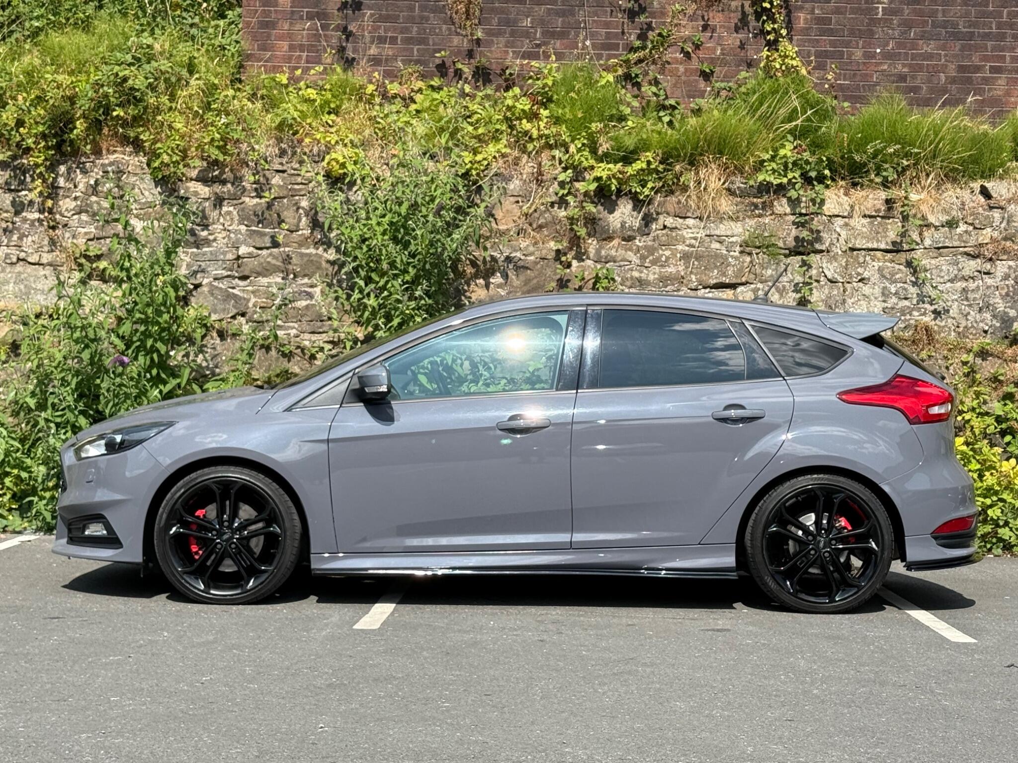 Ford Focus view 4
