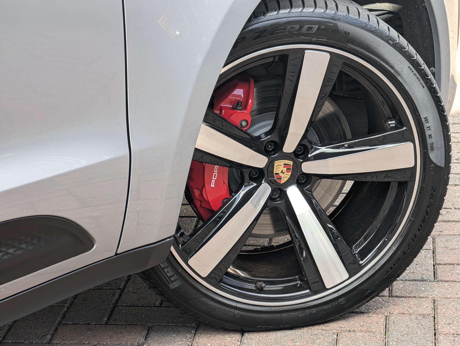 Porsche Macan view 19