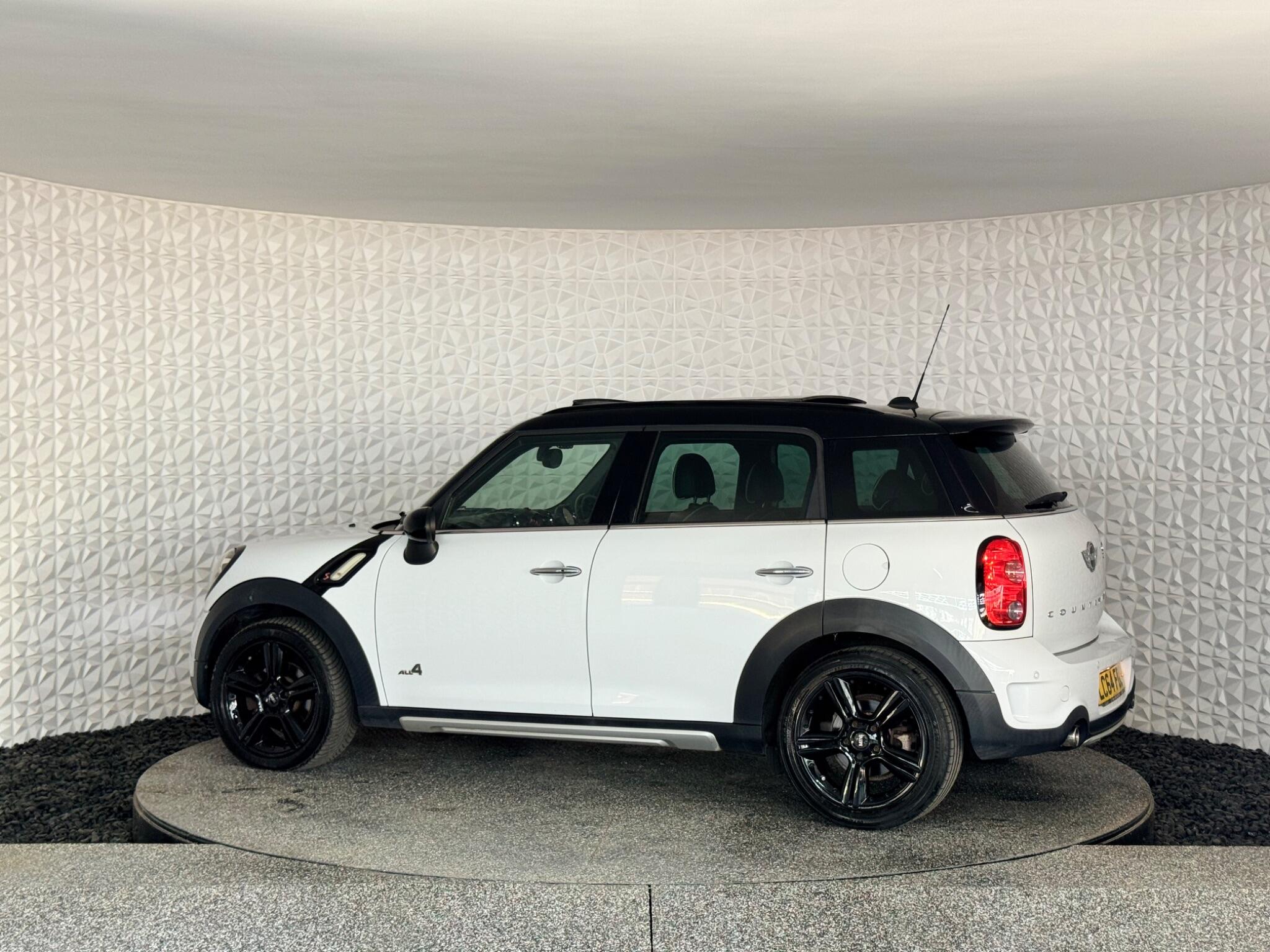 Mini Countryman view 17