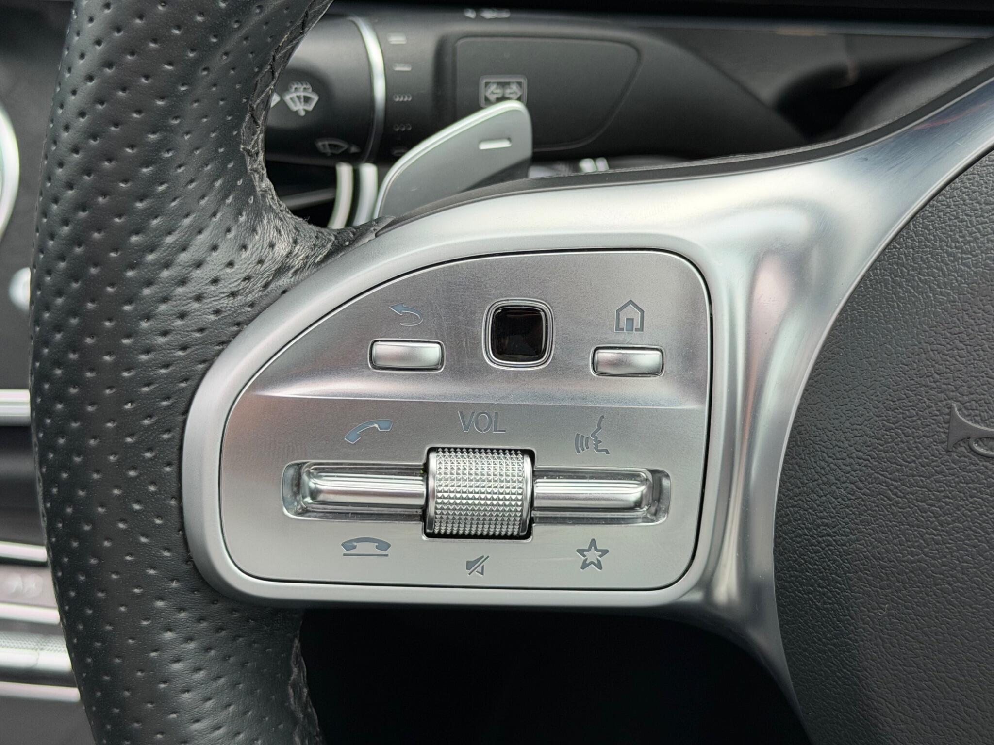 Mercedes-Benz E-Class view 30