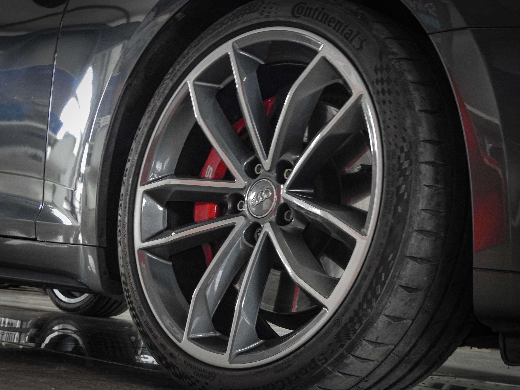 Audi S5 view 23
