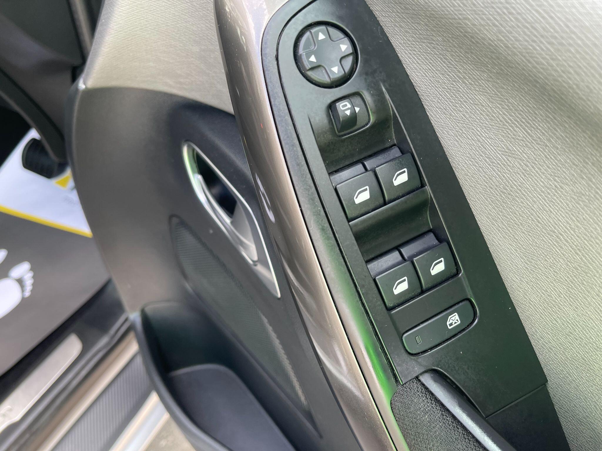 Citroen Grand C4 Spacetourer view 49