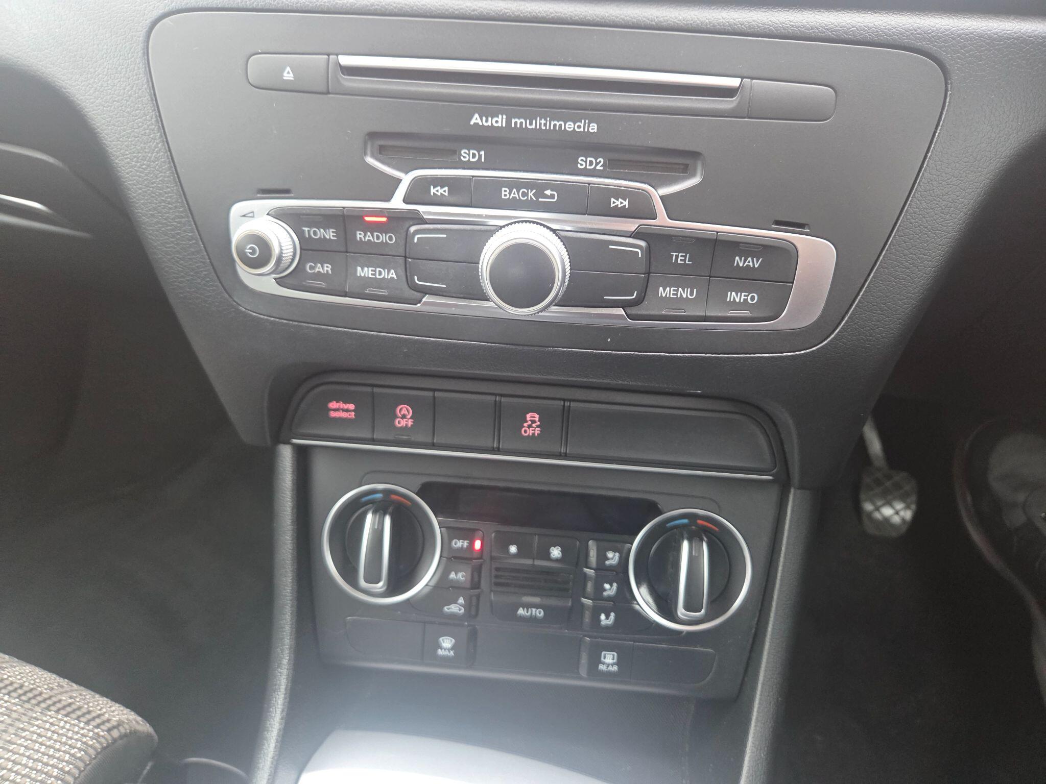 Audi Q3 view 44