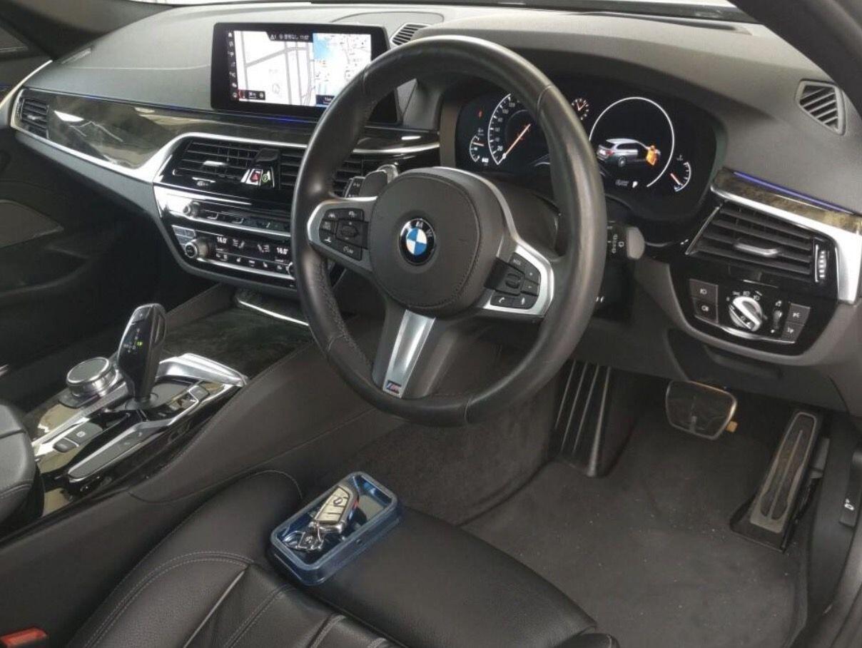 BMW 5 Series view 5