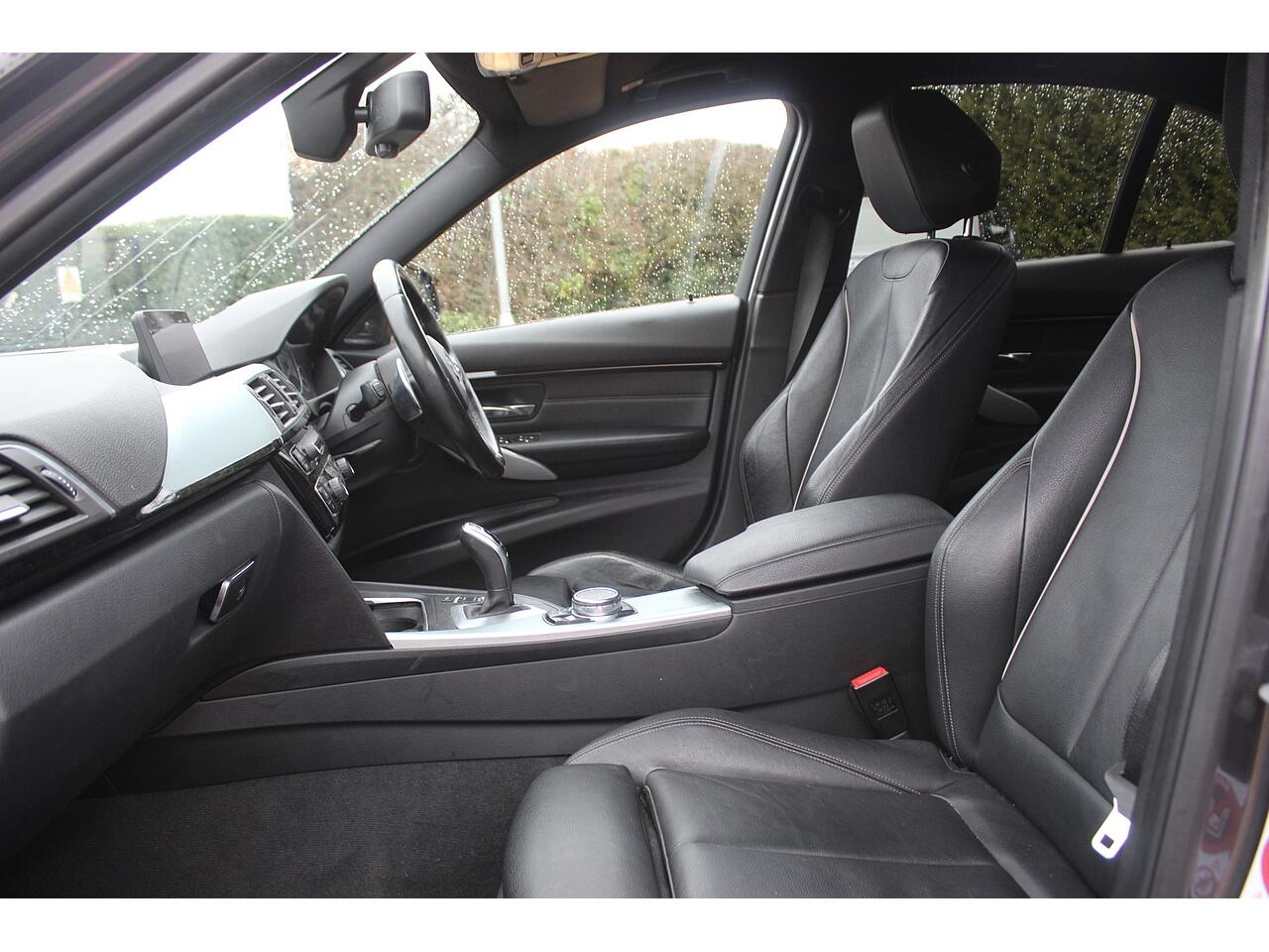 BMW 3 Series view 14