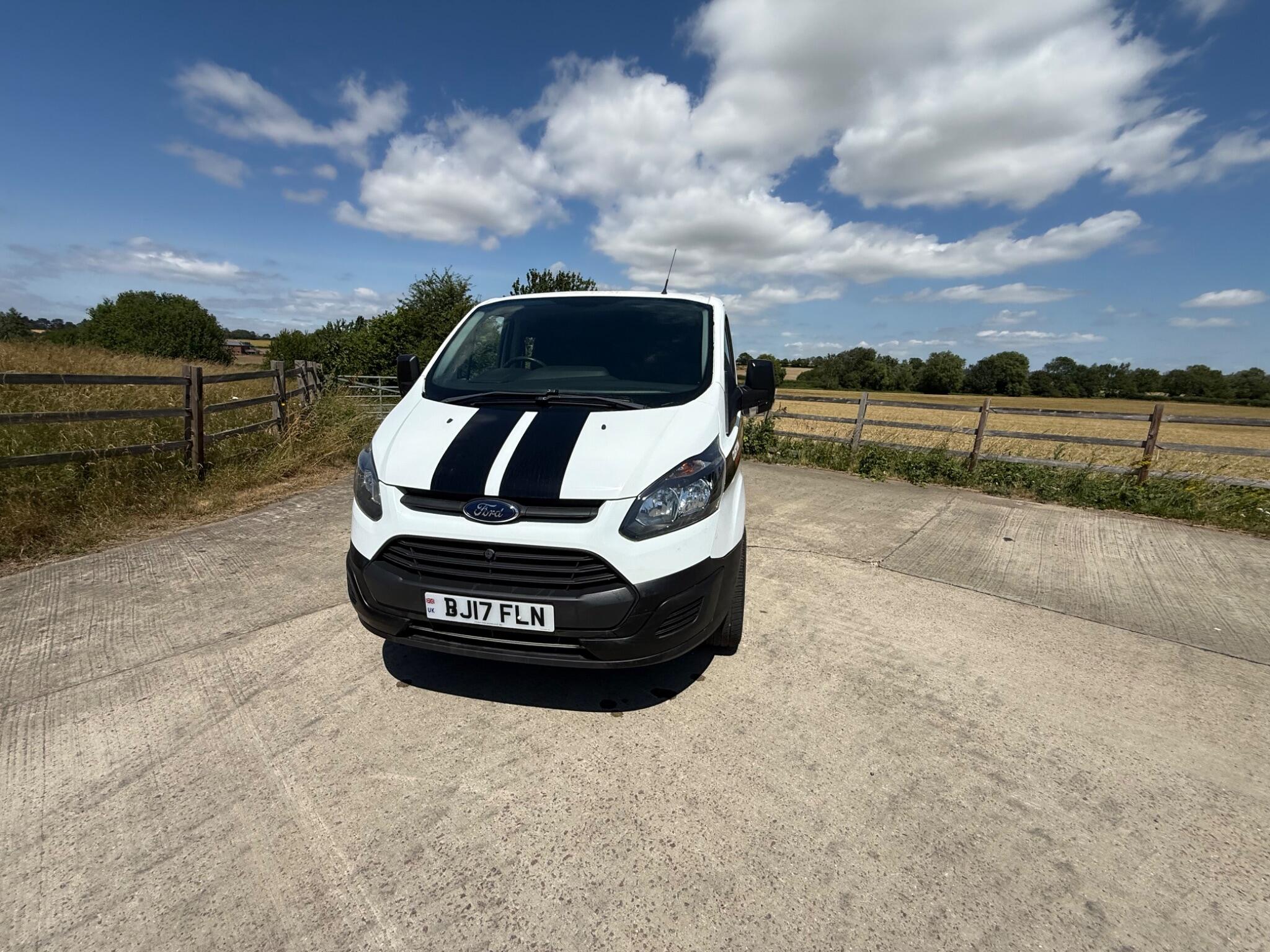 Ford Transit Custom 2.0 TDCi 290 L1 H1 5dr — photo 12 of 84