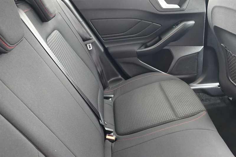 Ford Focus view 28