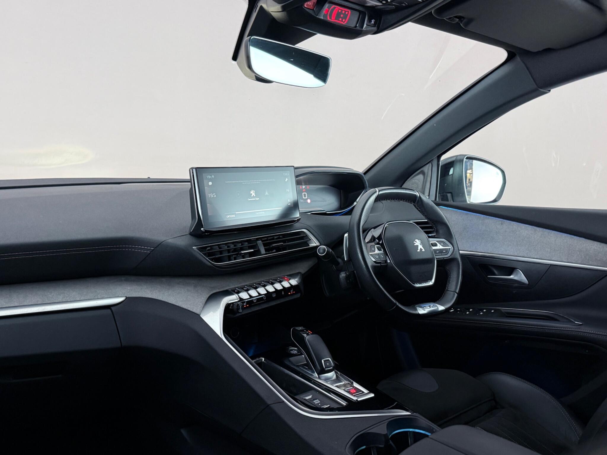 Peugeot 5008 view 4