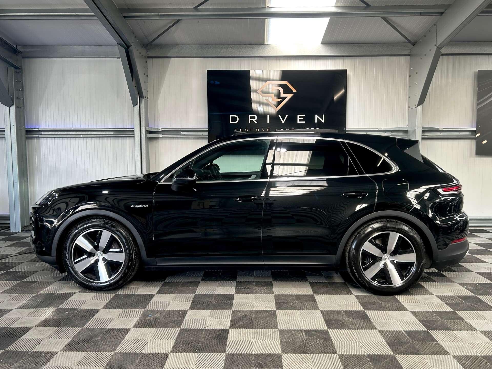 Porsche Cayenne view 10