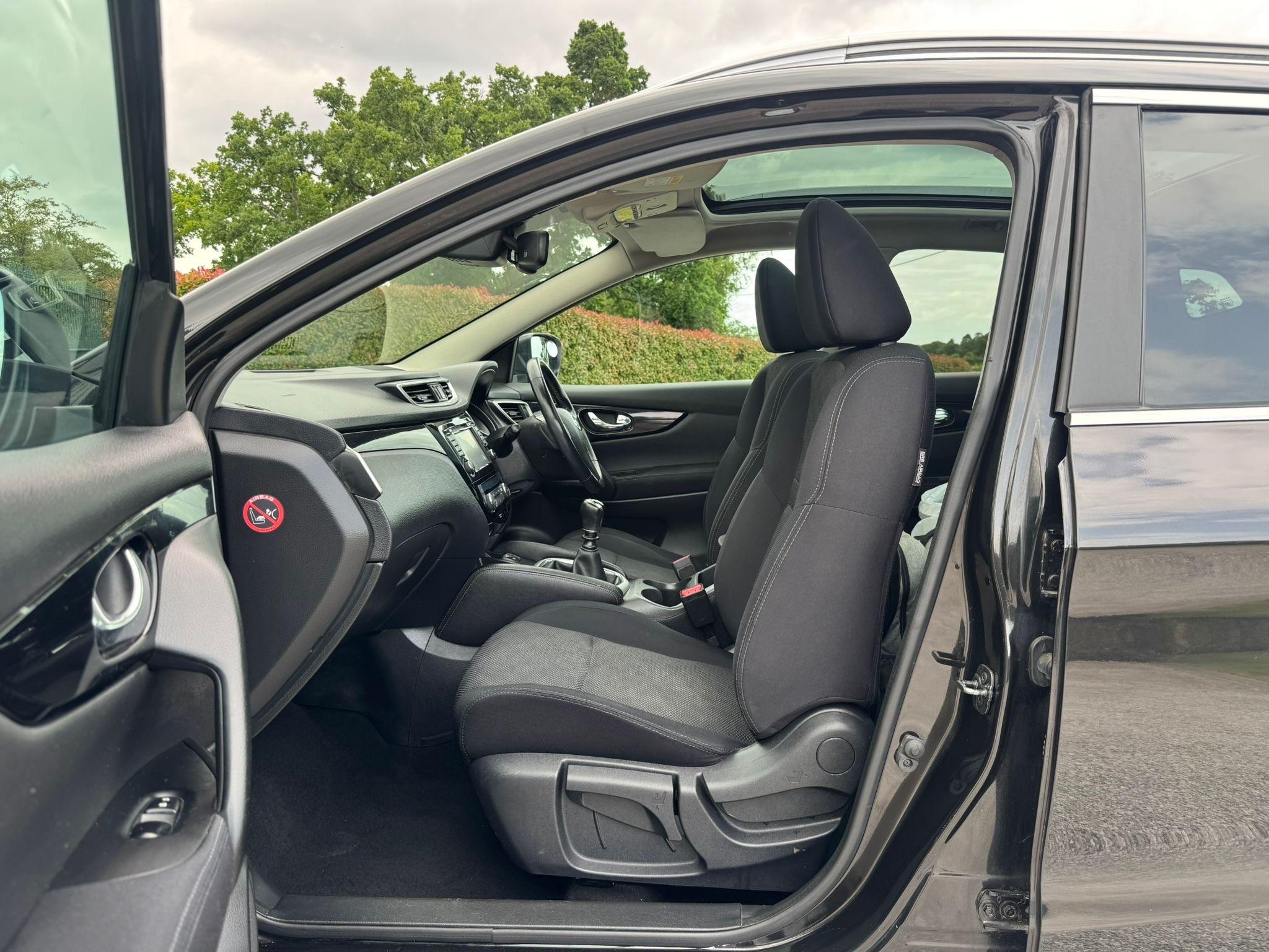 2015 Nissan Qashqai image 23